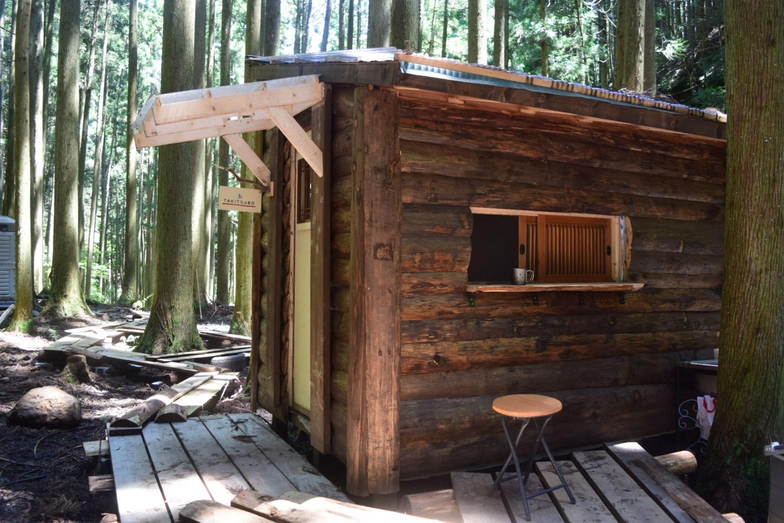 休暇やお着替え、突然の大雨の避難小屋としてもお使い下さい。