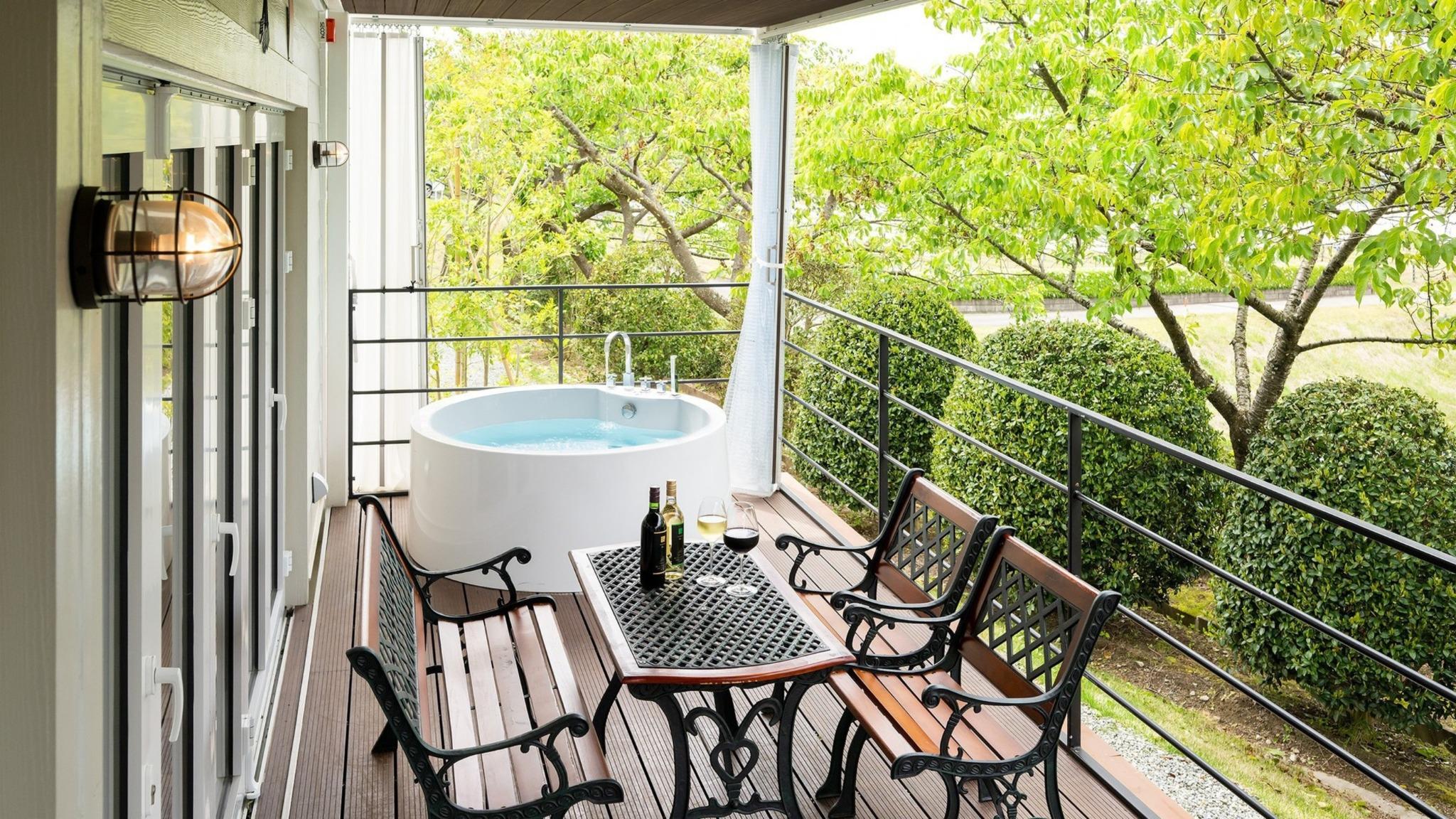 スイートヴィラ（デッキ・ジャグジー）