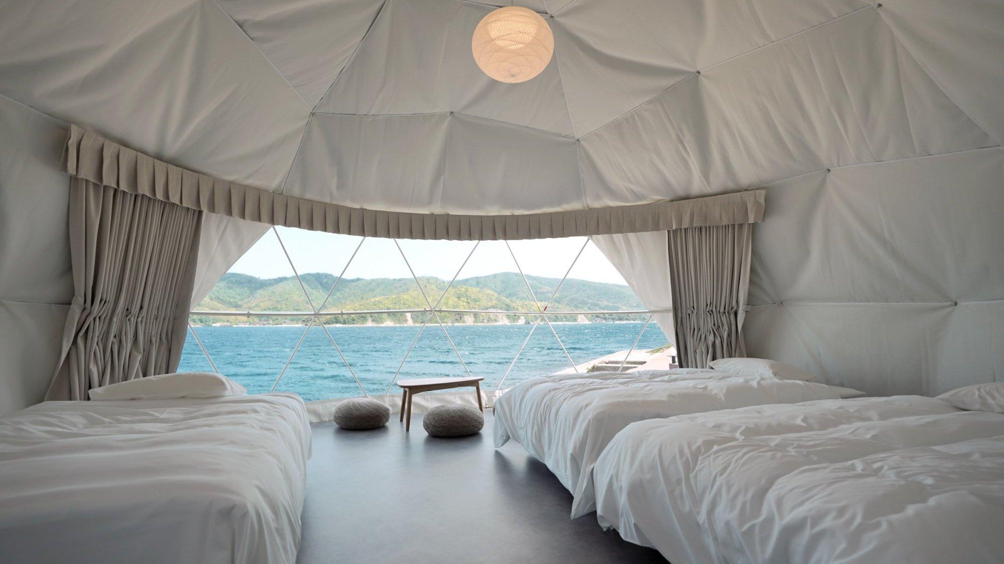 全室オーシャンビュー。波音を聞きながら過ごすひととき。