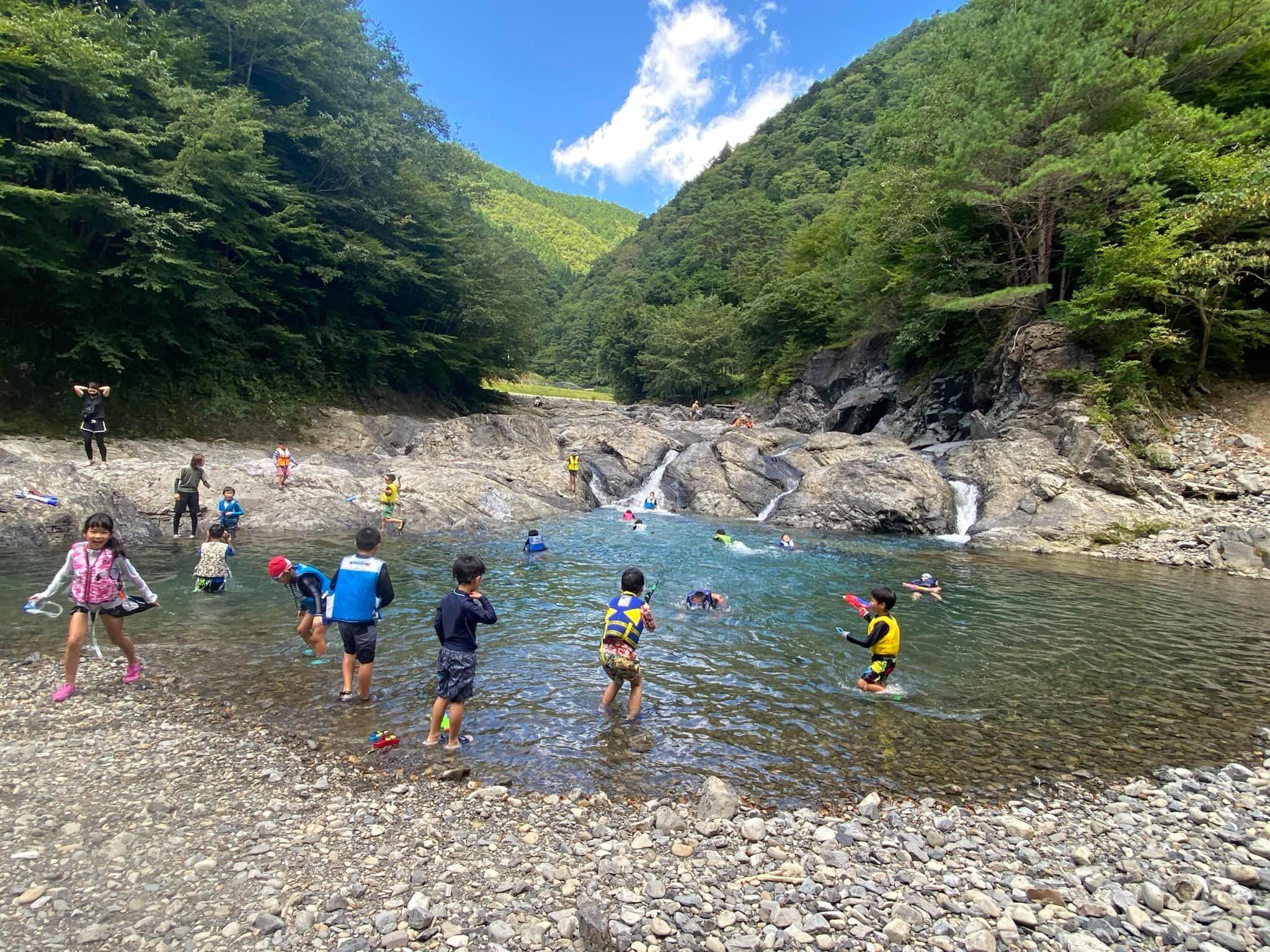 夏は川遊びがすごい楽しい！