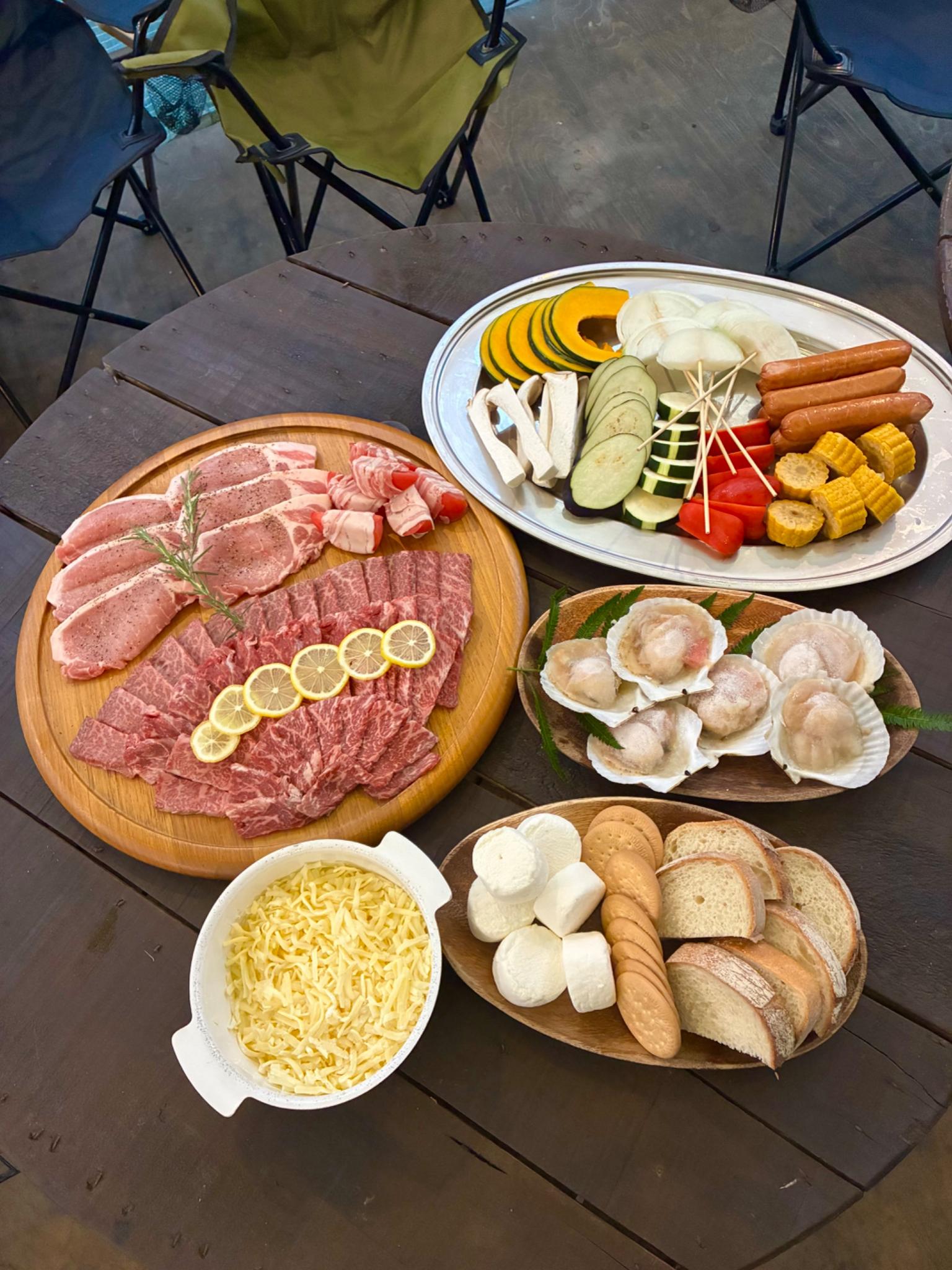 オプションのBBQセットはお肉や野菜など