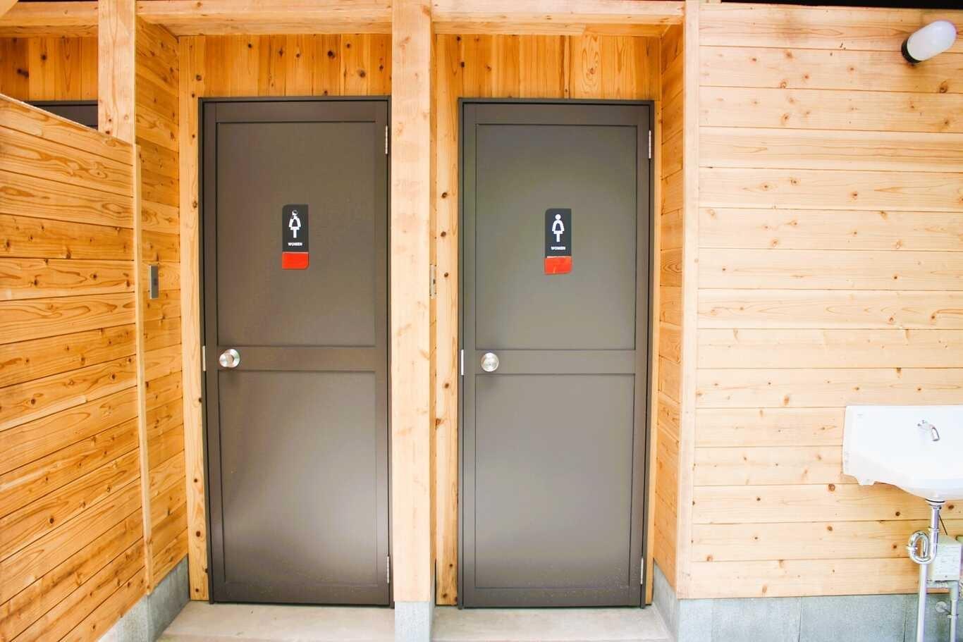 リニューアルしたトイレ①　女性用個室外観