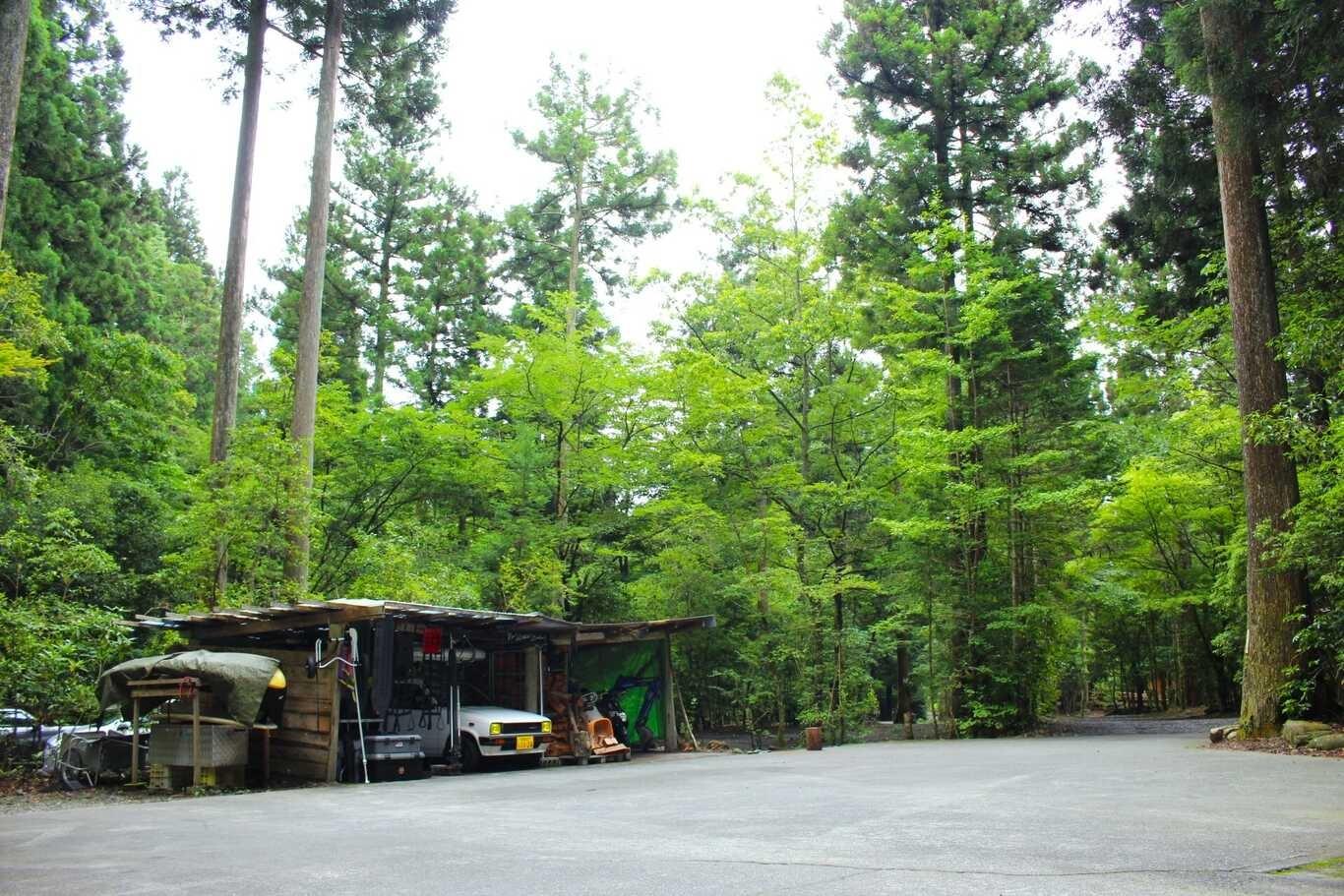 キャンプ場に入ってすぐの景色です。