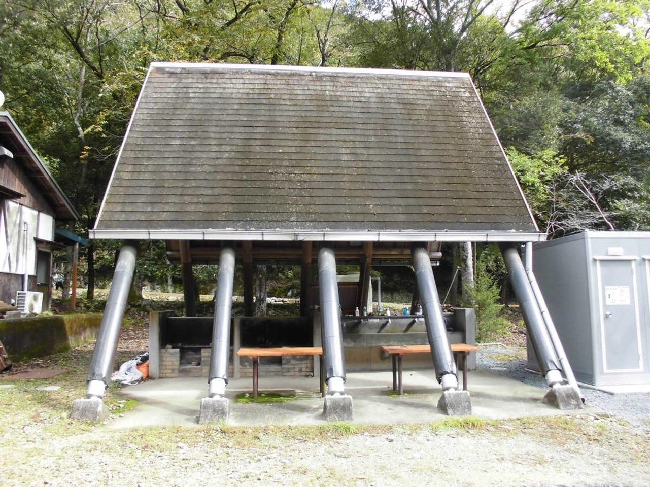 テント村炊事棟