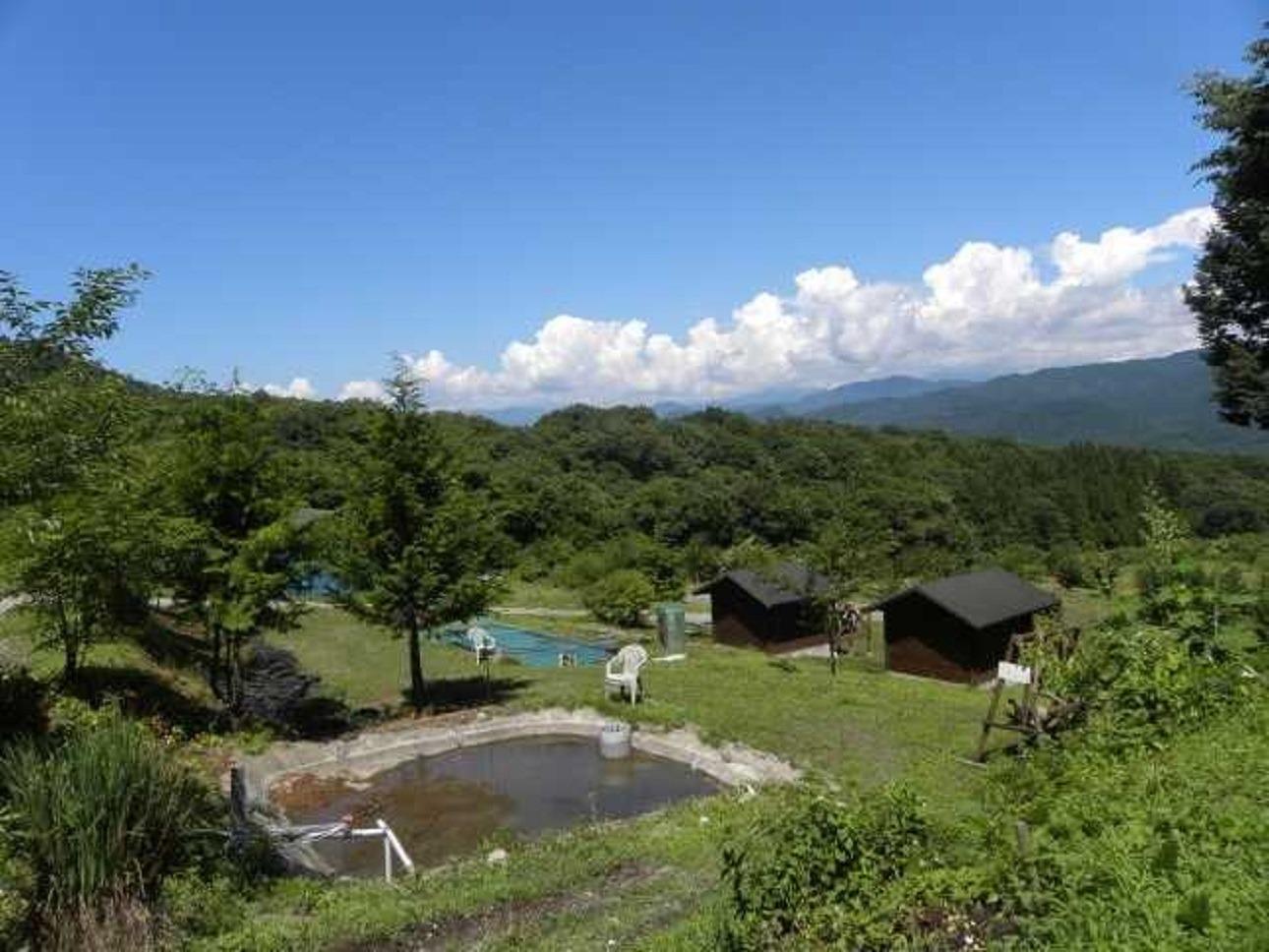 管理棟脇からの景色です。皆様のご来場をお待ちしております。
