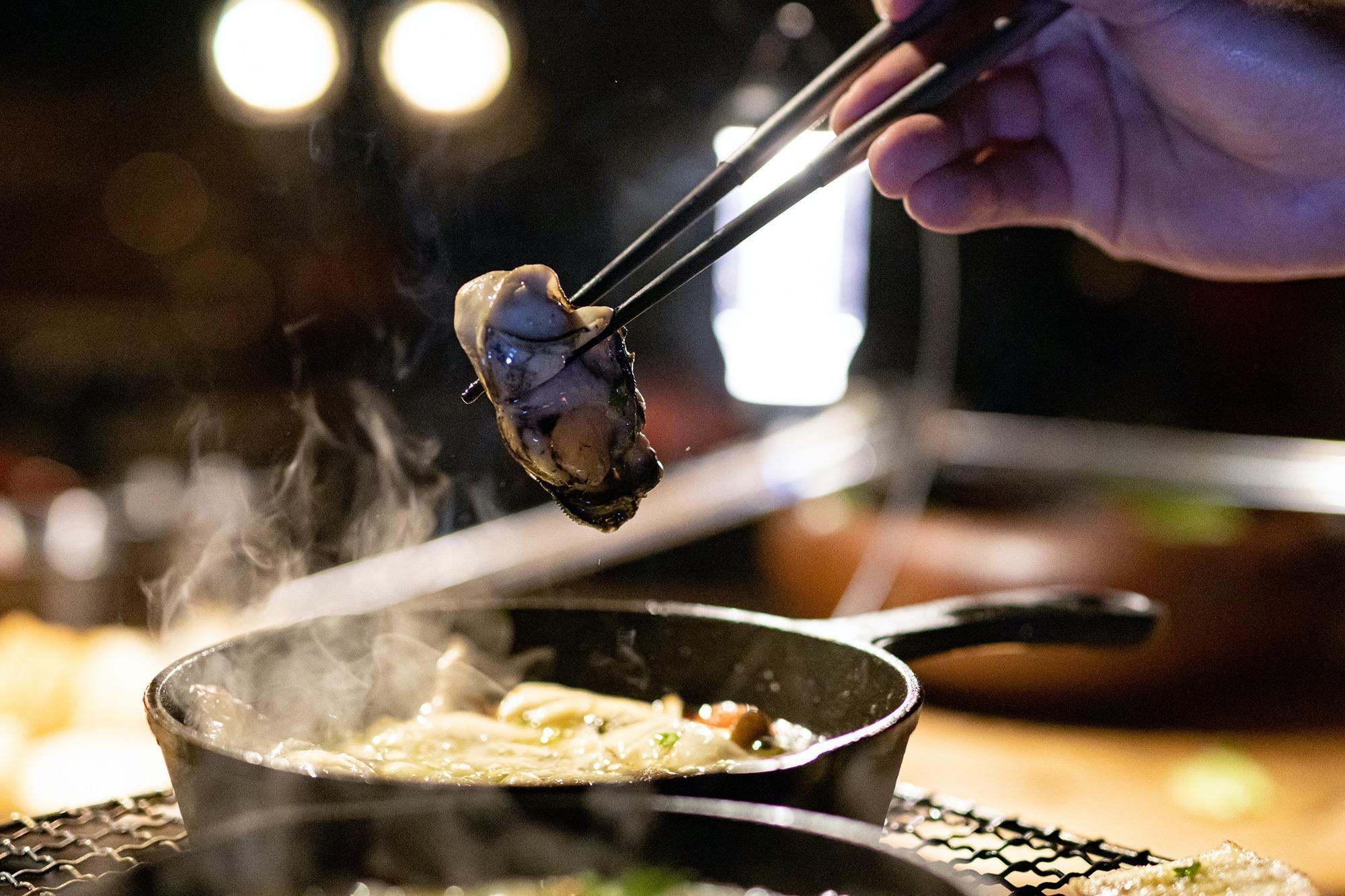 簡単！火にかけるだけの広島産牡蠣のアヒージョ(秋春限定)