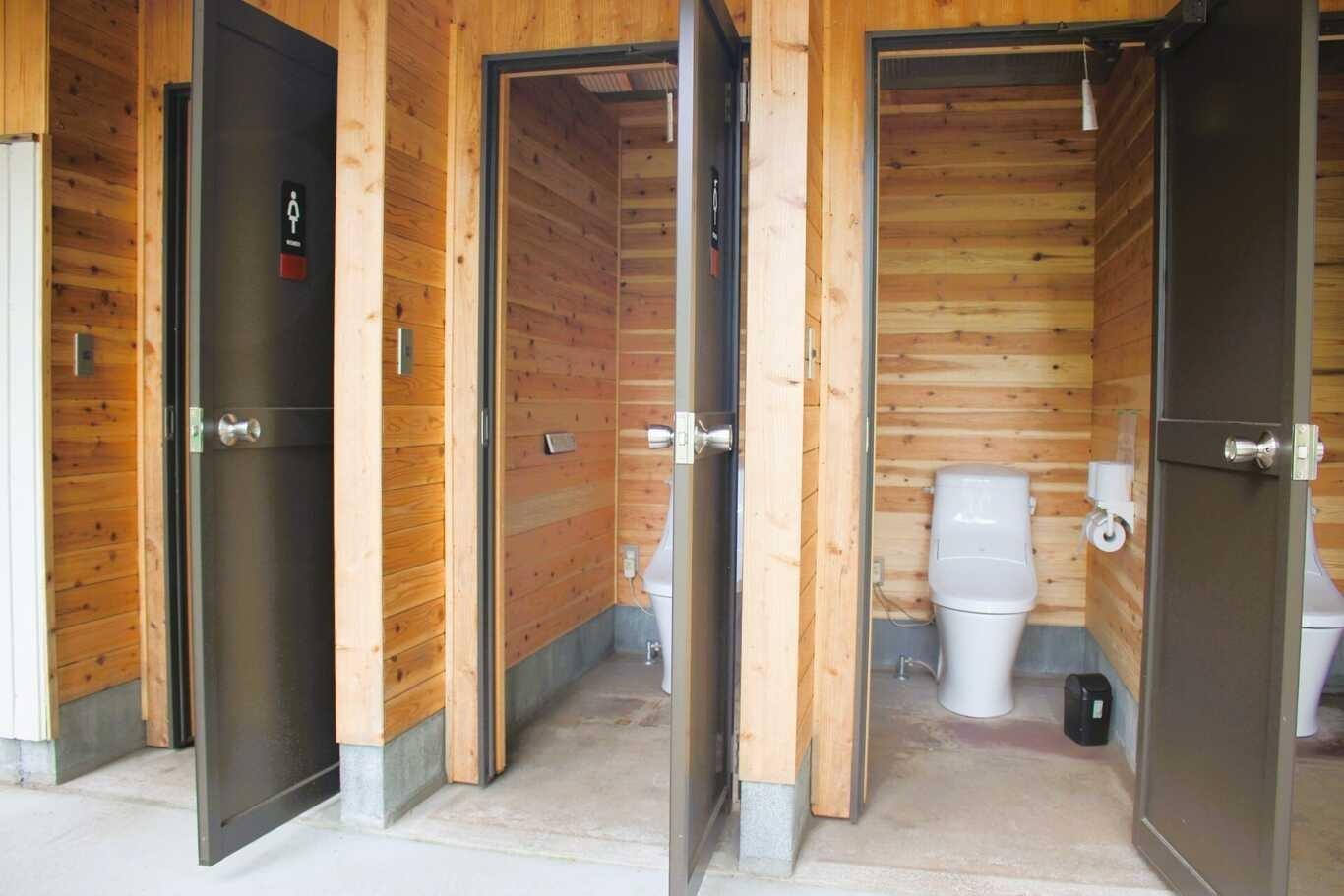 リニューアルしたトイレ②　女性用個室内部