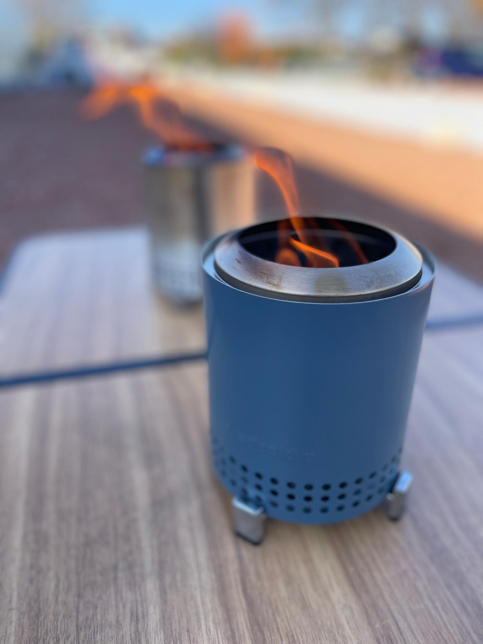 2次燃焼焚き火台solostove 各サイトに設置しています。