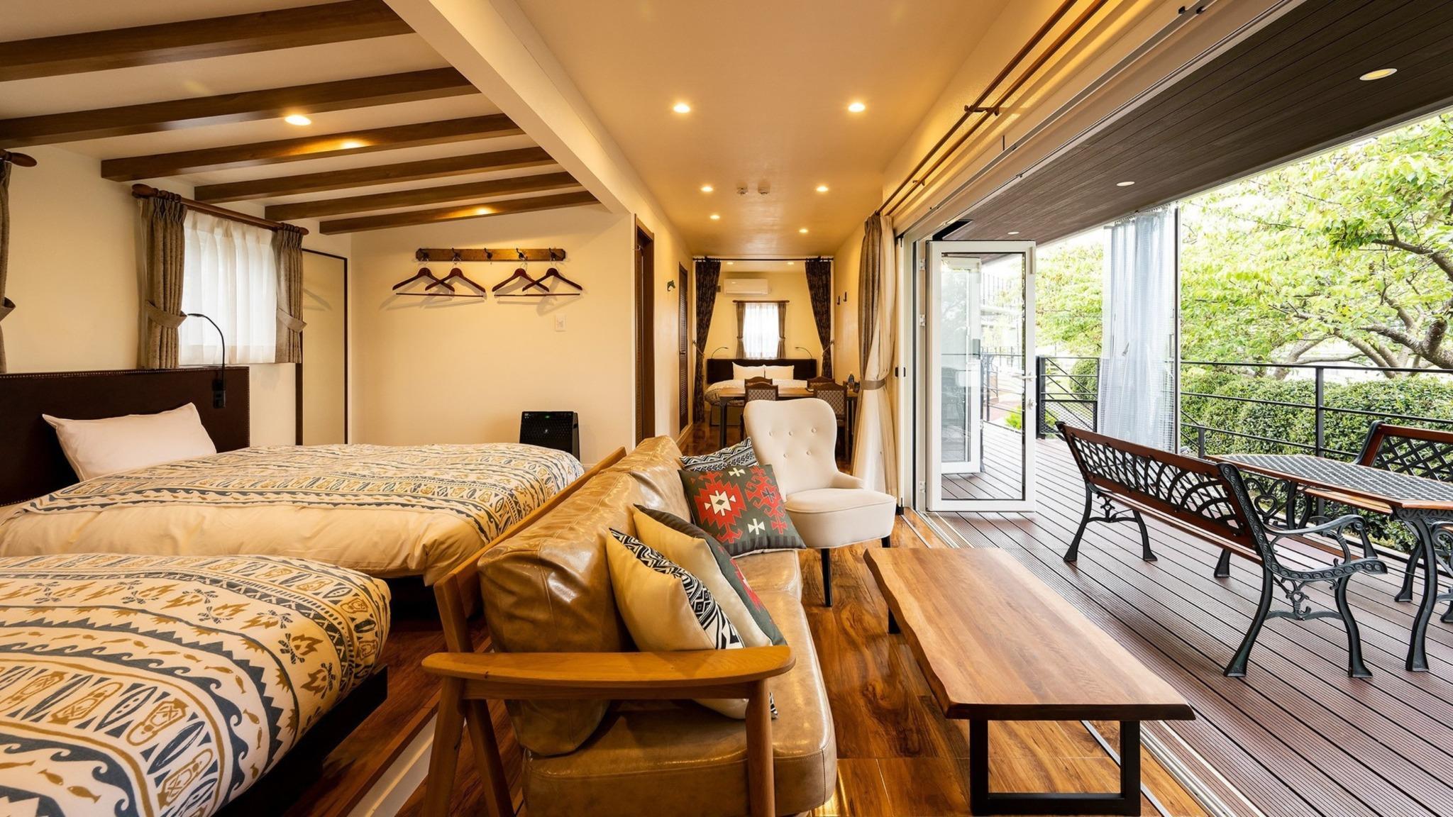 スイートヴィラ（寝室・リビング・デッキ）