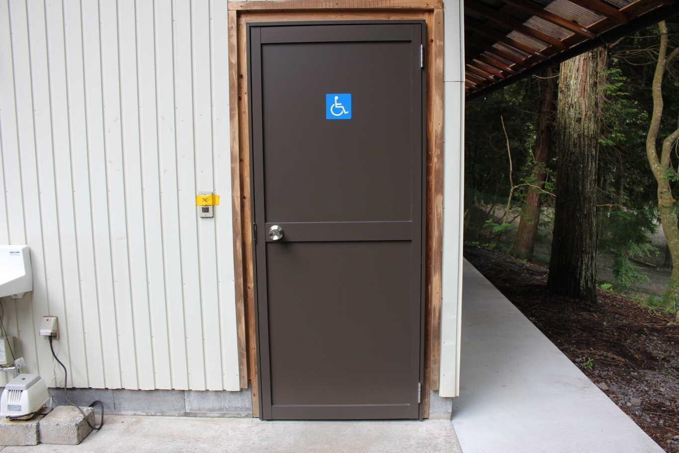 リニューアルしたトイレ②　バリアフリー対応個室