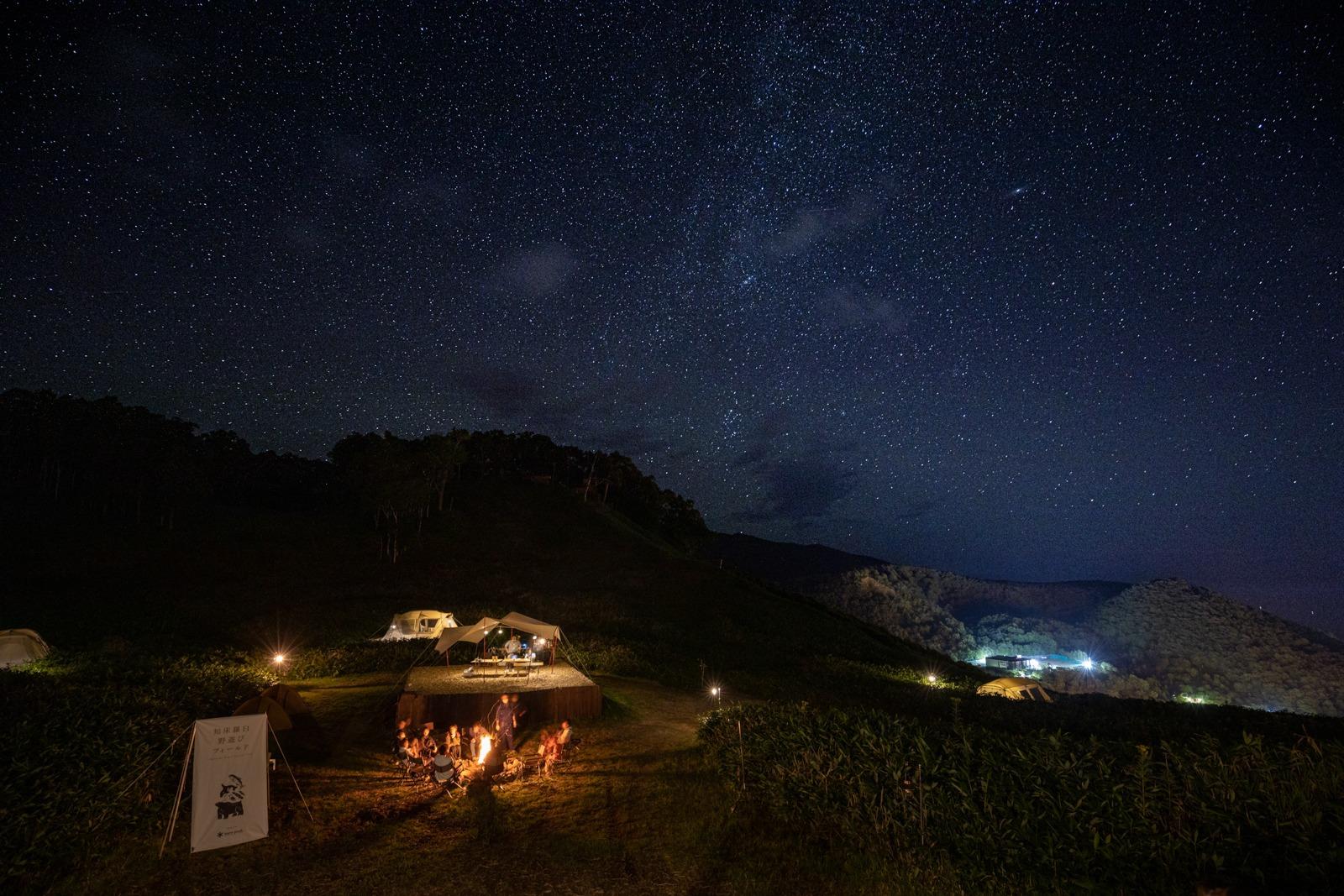 晴れた夜には、息を呑む美しさの星空が一面に広がります。