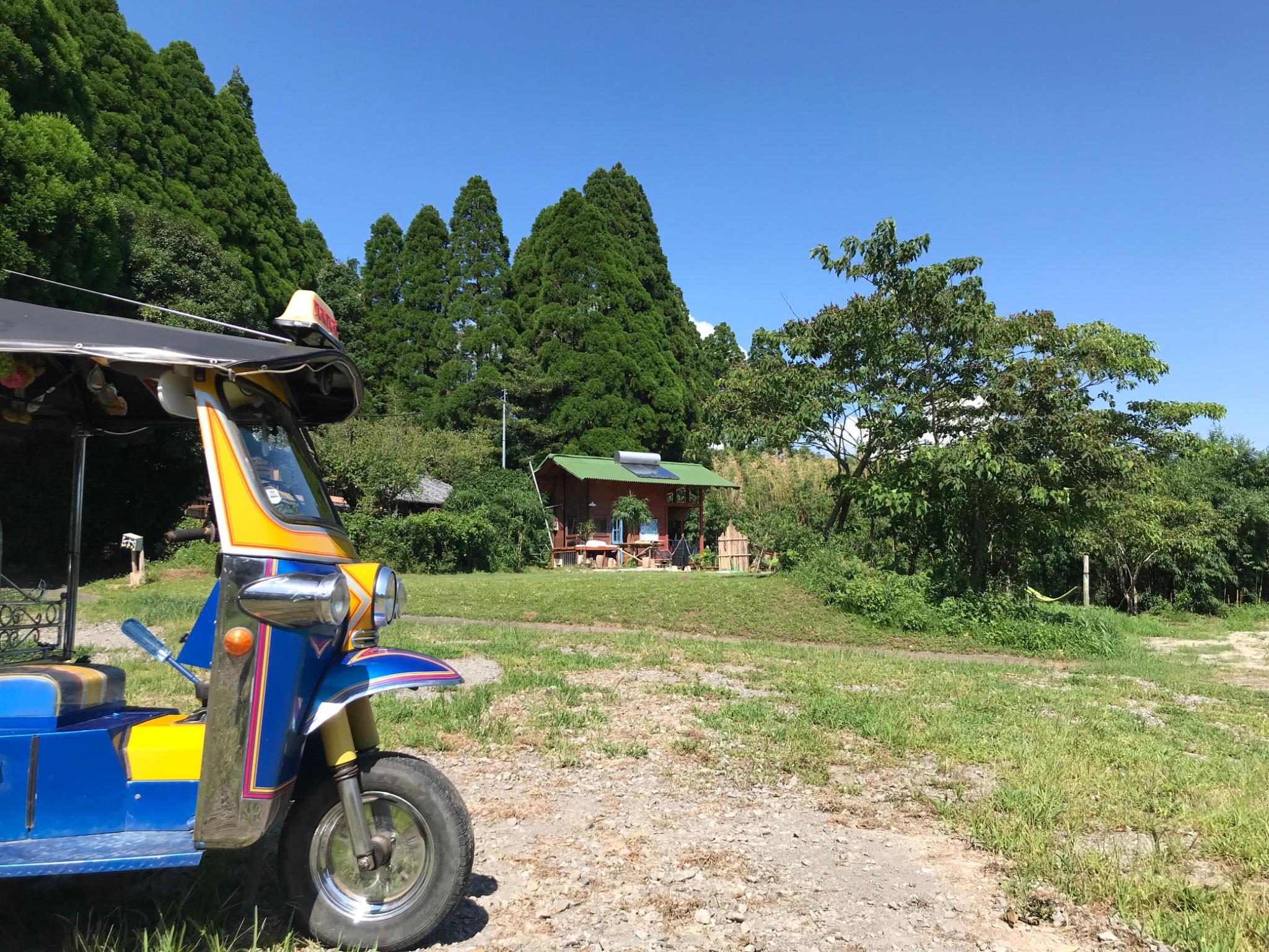  TUK TUKと管理棟