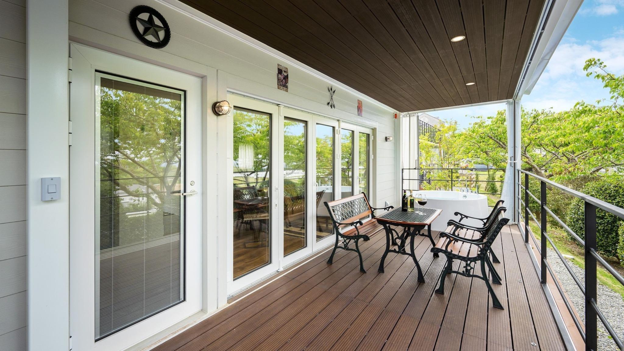 スイートヴィラ　ウッドデッキ