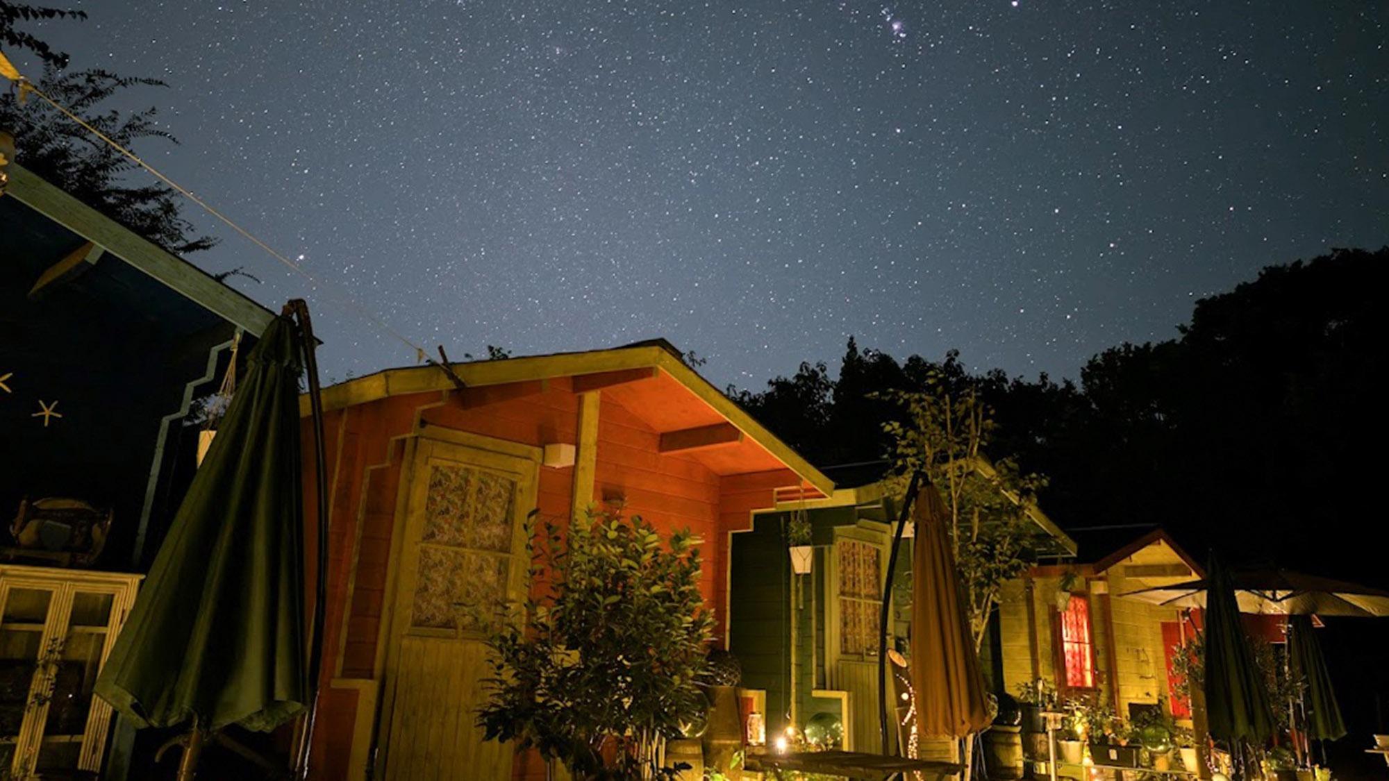 ・【風景】空一面に広がる星に包まれて、大切な人と一緒に過ごしてみませんか