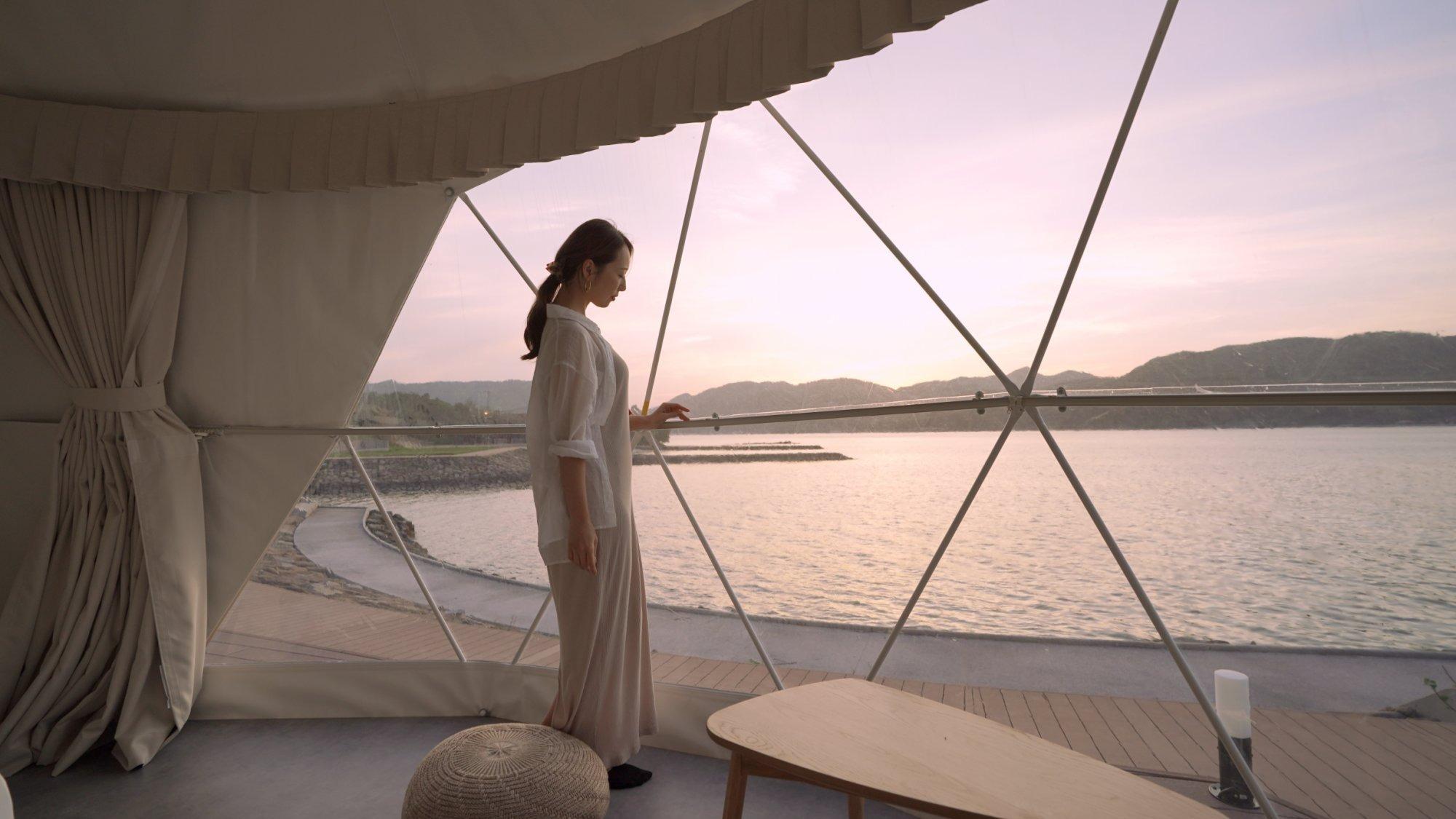 ゆったりと静かに夕暮れを見守る。