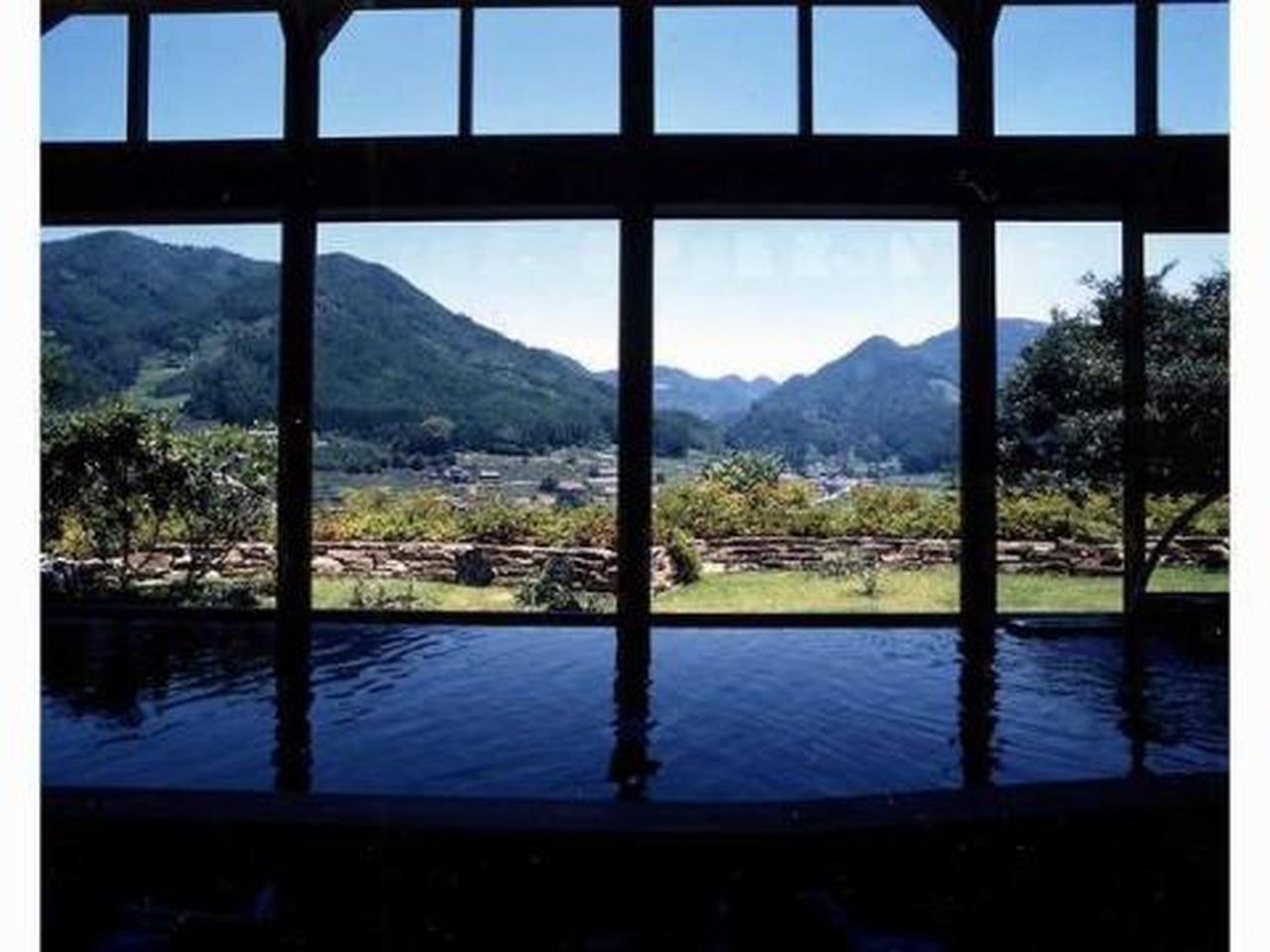 山荘（きらら）の温泉が利用できます。