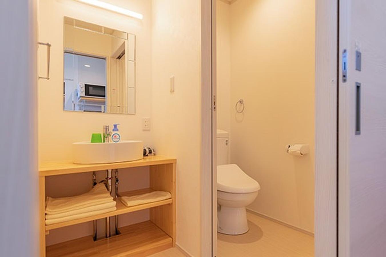 【シークレットベース】貸切りアパートメントタイプの「シークレットベース」は、各部屋にハンモック、クライミングウォールを備えたご家族で楽しんでいただけるお部屋です。 遊び心溢れるお部屋は、キッチン、お風呂を完備。