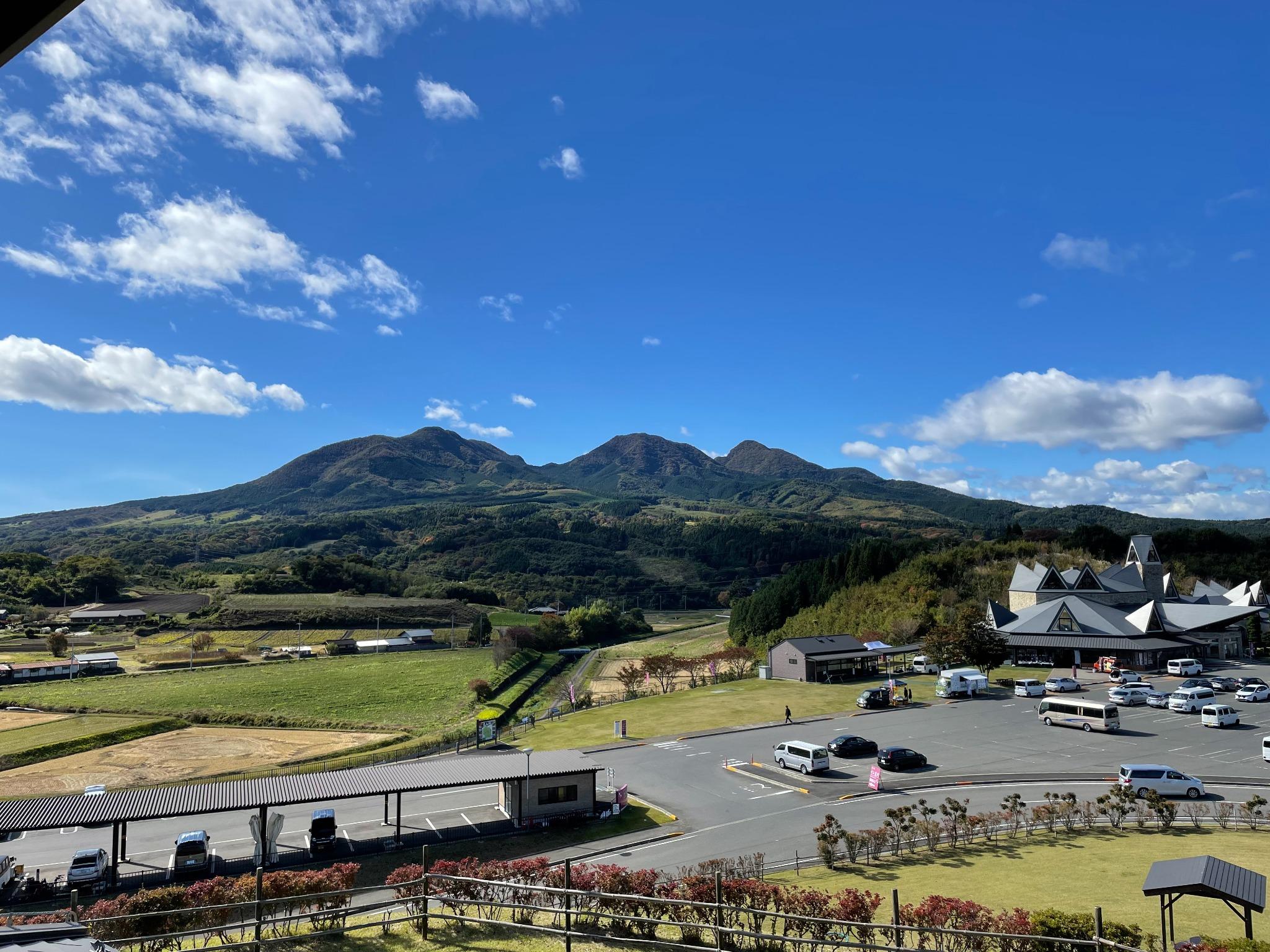 車で８分。道の駅中山盆地で新鮮野菜を購入できます