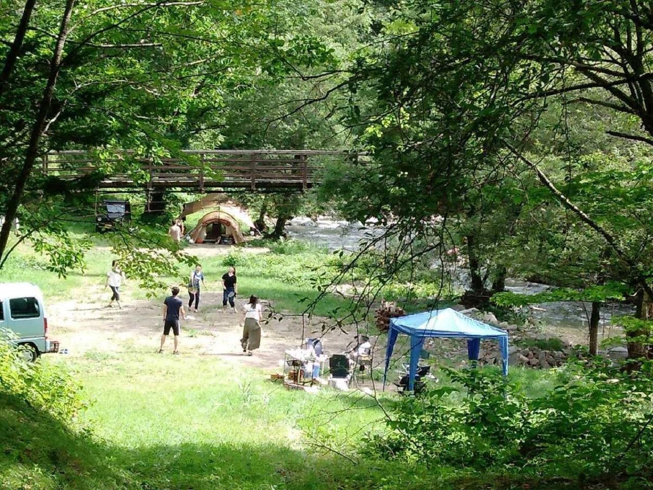 川のそばなので夏でも清涼で自然爽やかです。