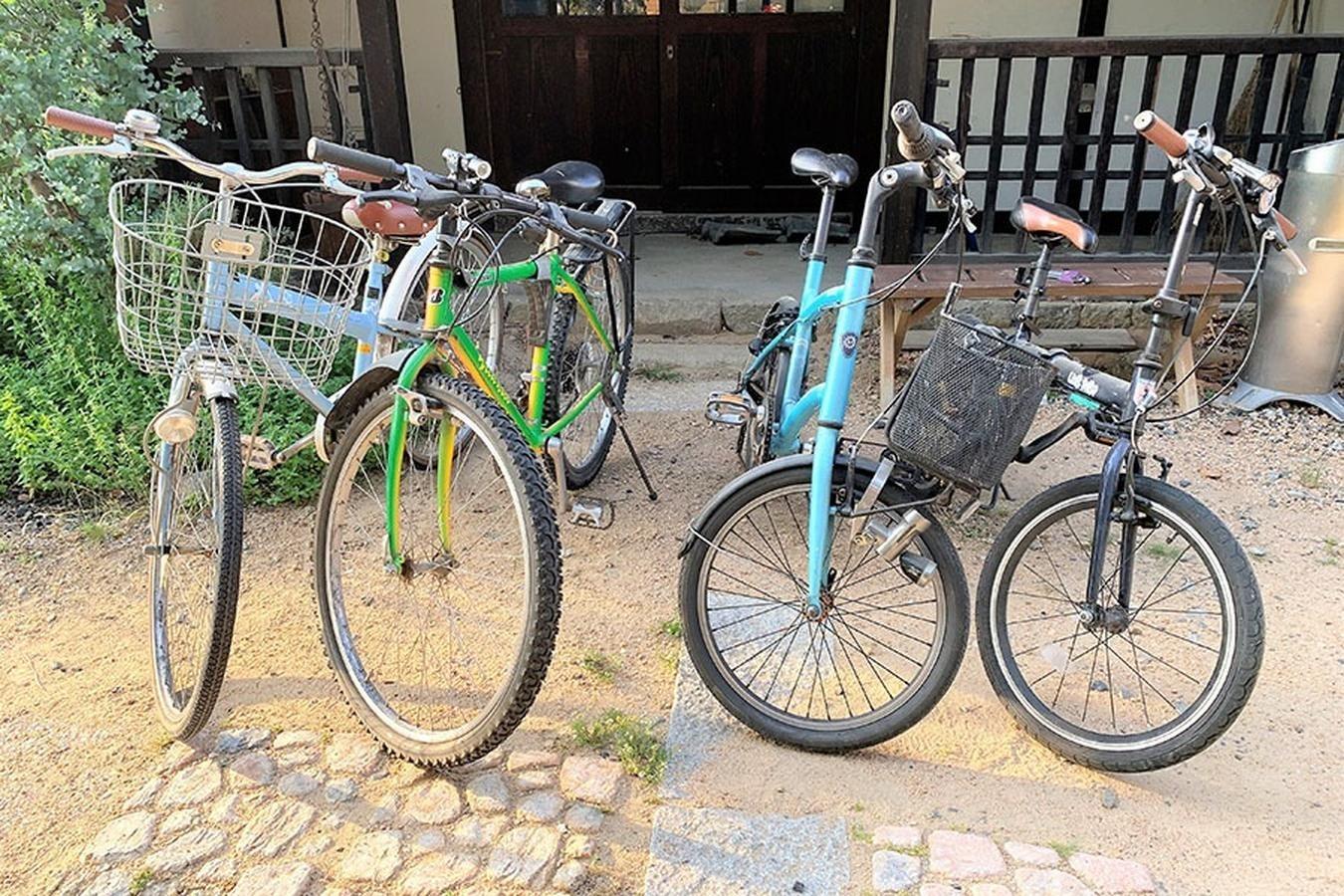 受付にて4台まで貸出可能です。