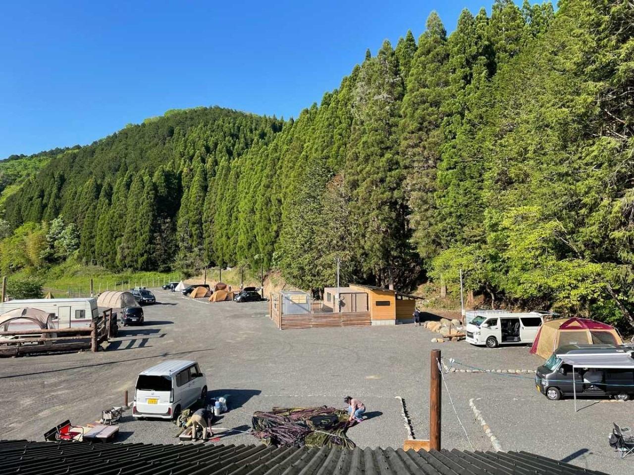 キャンプサイト風景