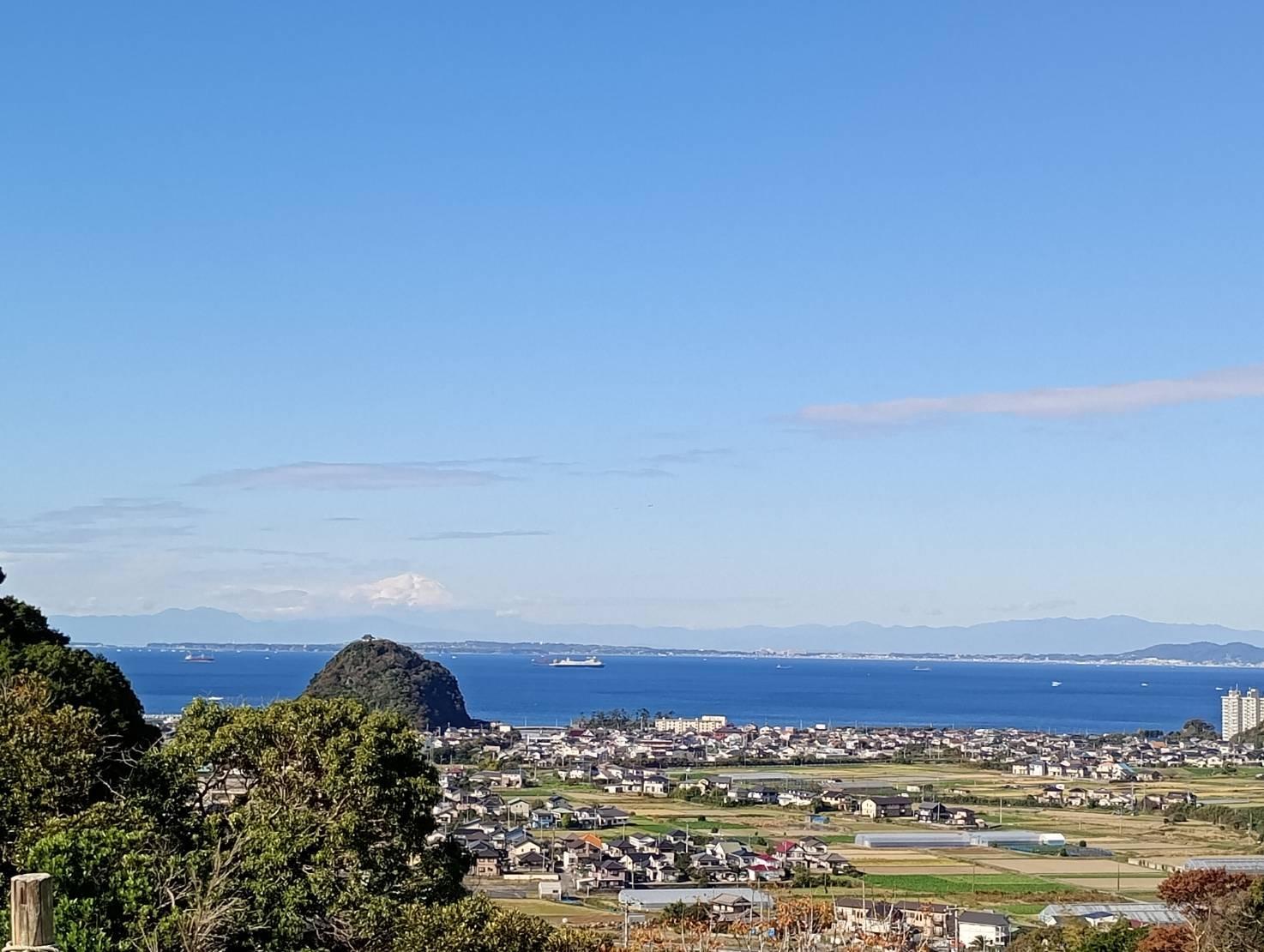 鋸南町高台にそびえる鋸南ほしふるキャンプ場からみえる景色です！