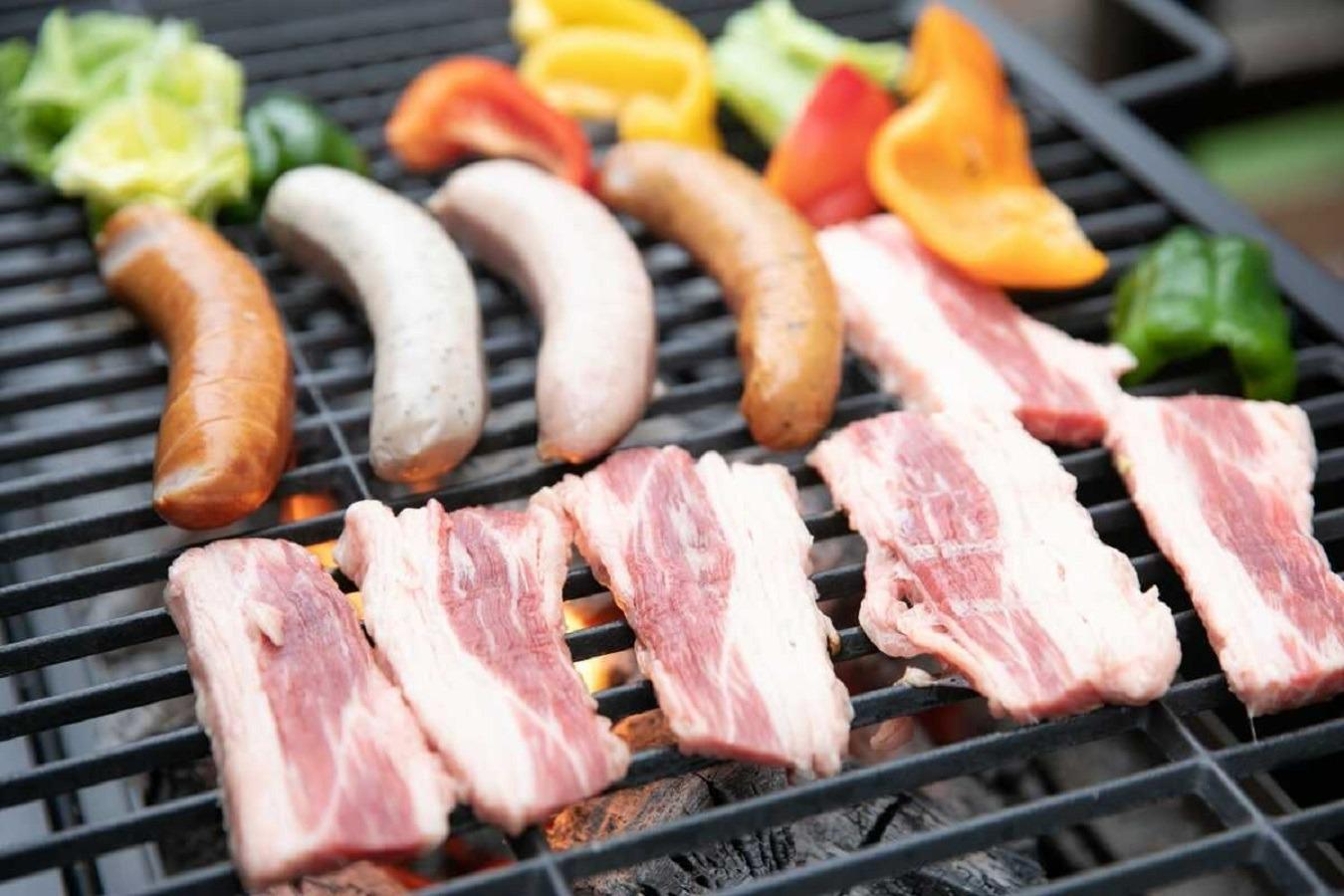 夕食はBBQセットです。好きなものをお持ちください。
