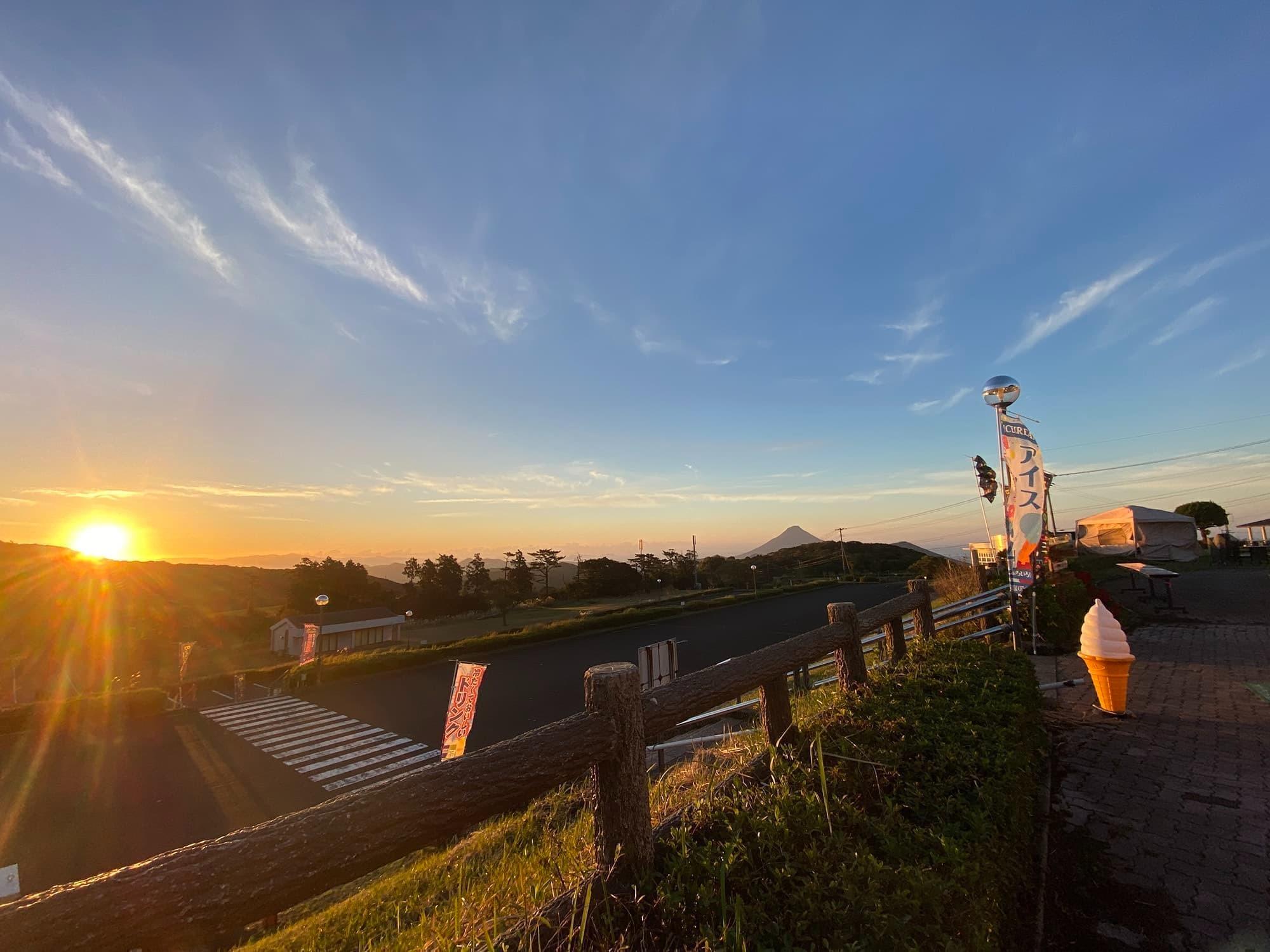 天気の良い日は朝日に包まれてお目覚めはいかがでしょうか。