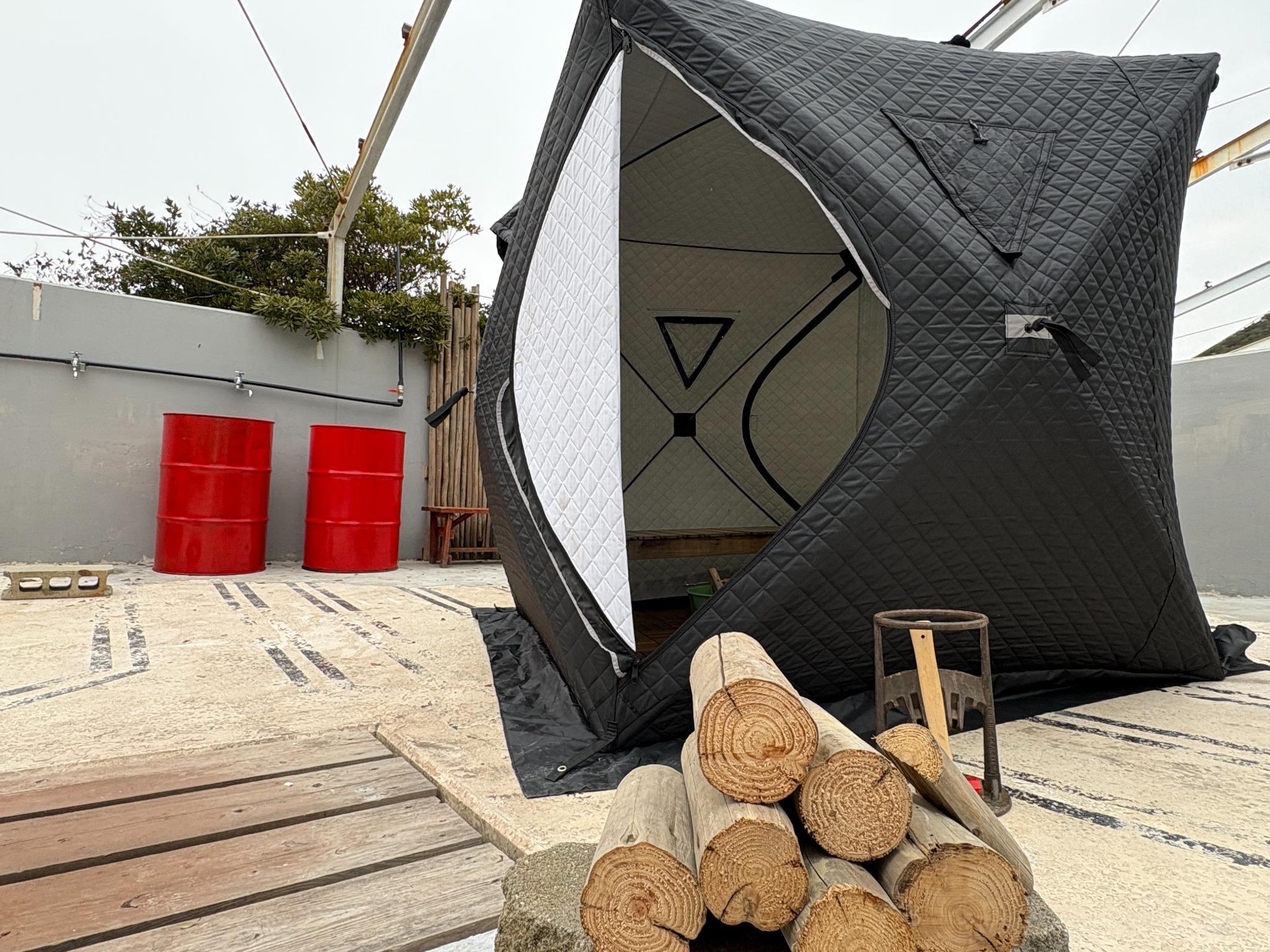 テントサウナに水風呂（ドラム缶）