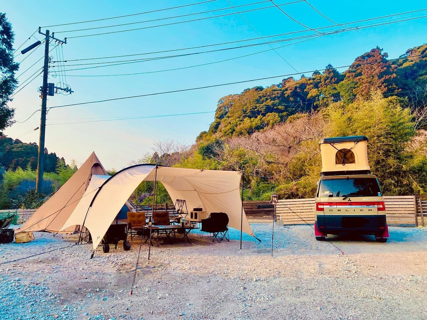 テント設営風景①