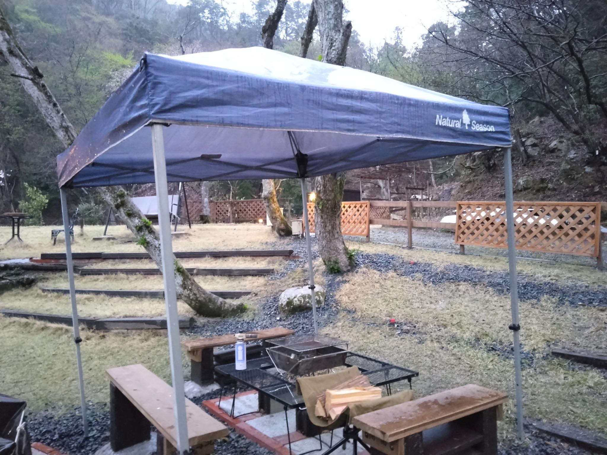Cサイト 雨天対応OKのBBQ席