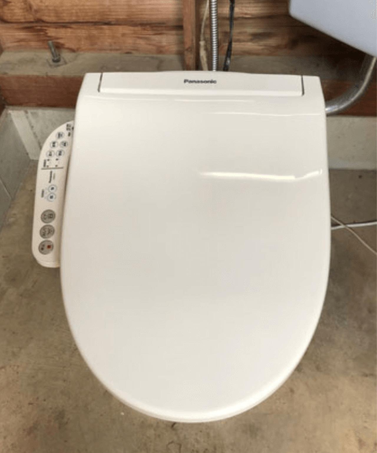 ウォシュレット付きの洋式トイレには、 便座除菌クリーナーも設置！ 【きれい・清潔】を常に心がけています。
