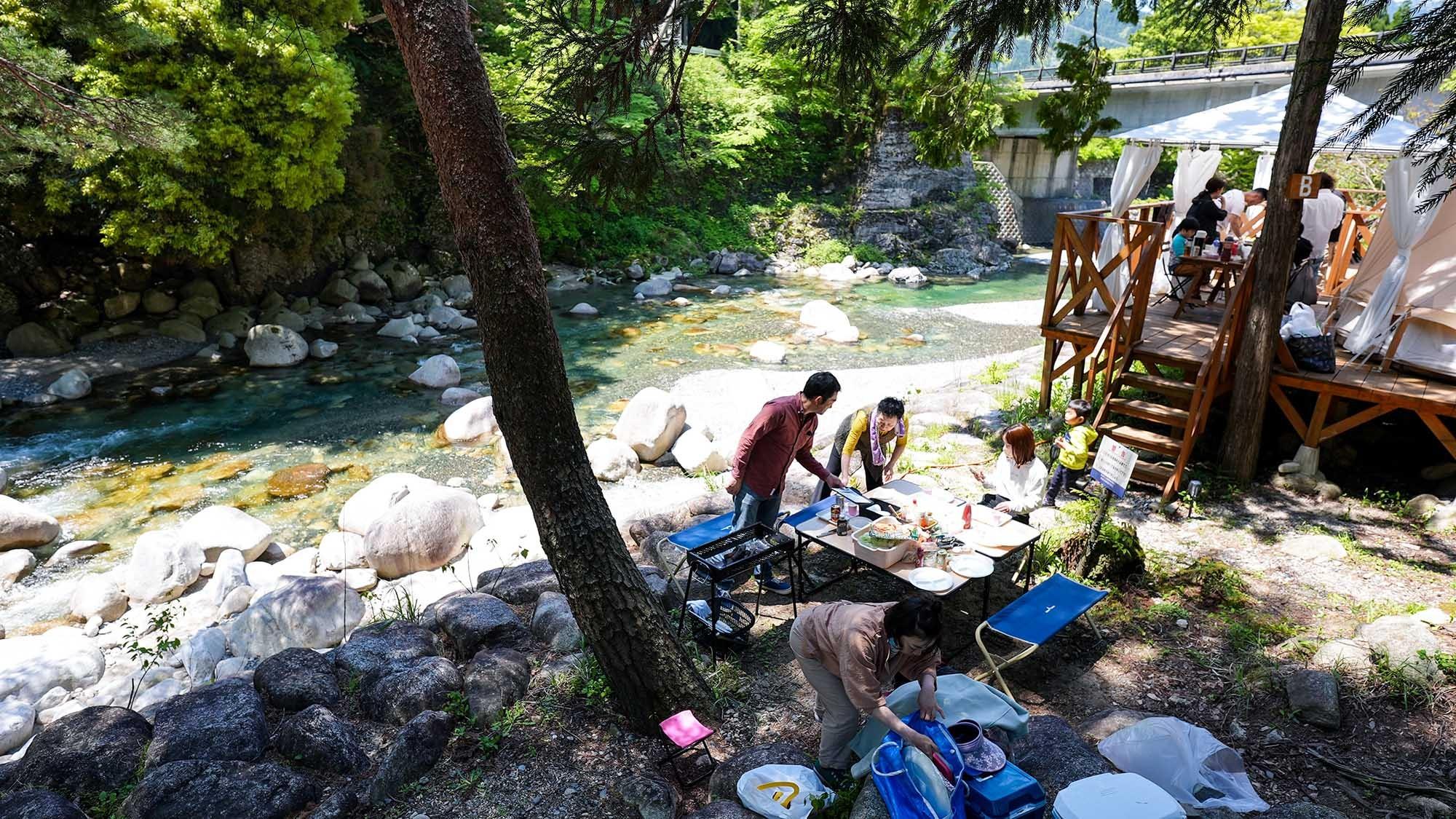 ・【施設】川沿いでのBBQは家族の楽しい思い出になること間違いなしです