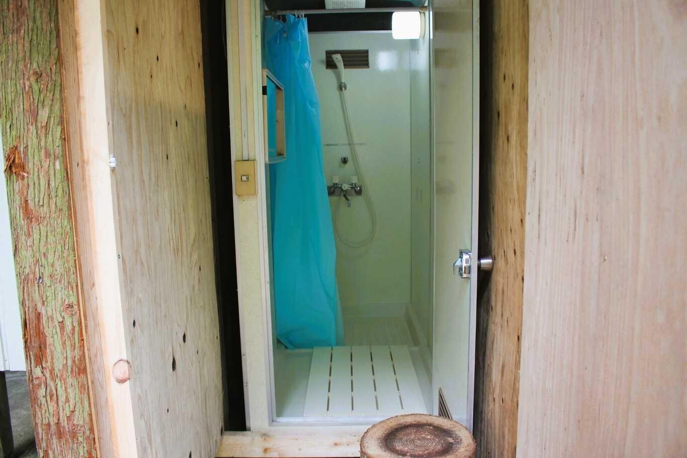 24時間利用可能なコインシャワー（200円/5分）