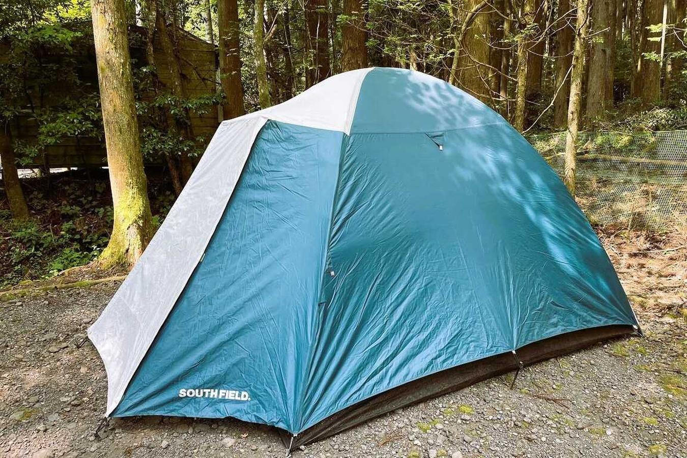 常設テントはサウスフィールド製の4名用テントです。