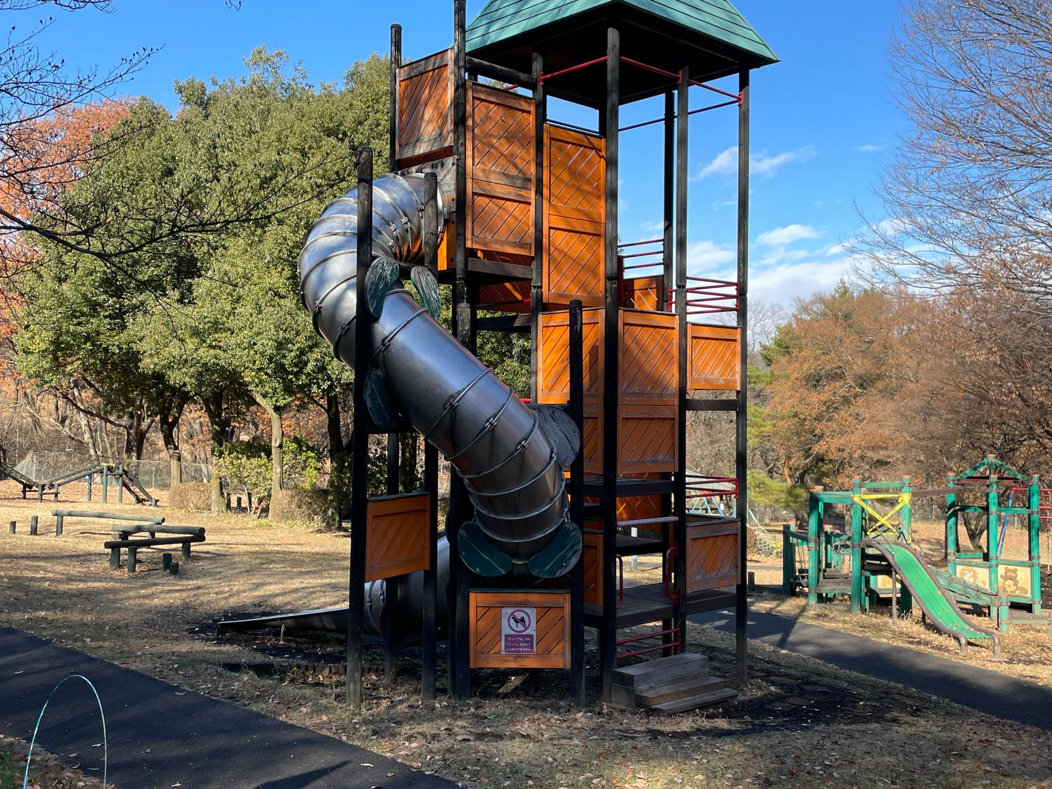 キャンプ場内のアスレチック広場