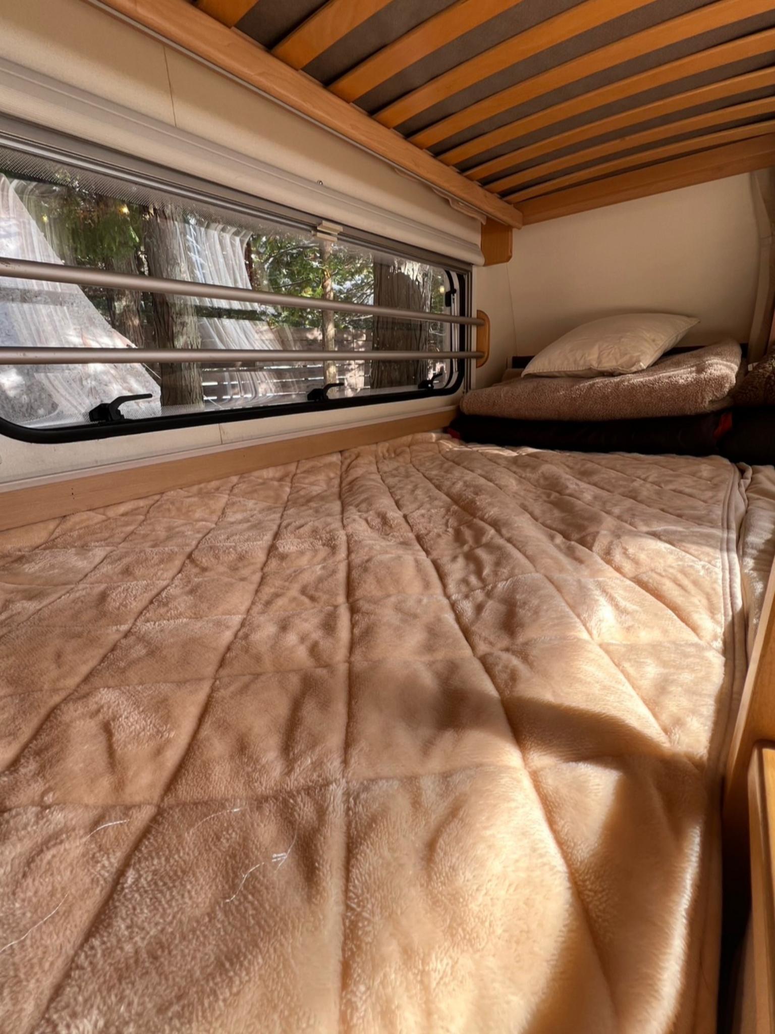 【寝室①】2段ベッド上段