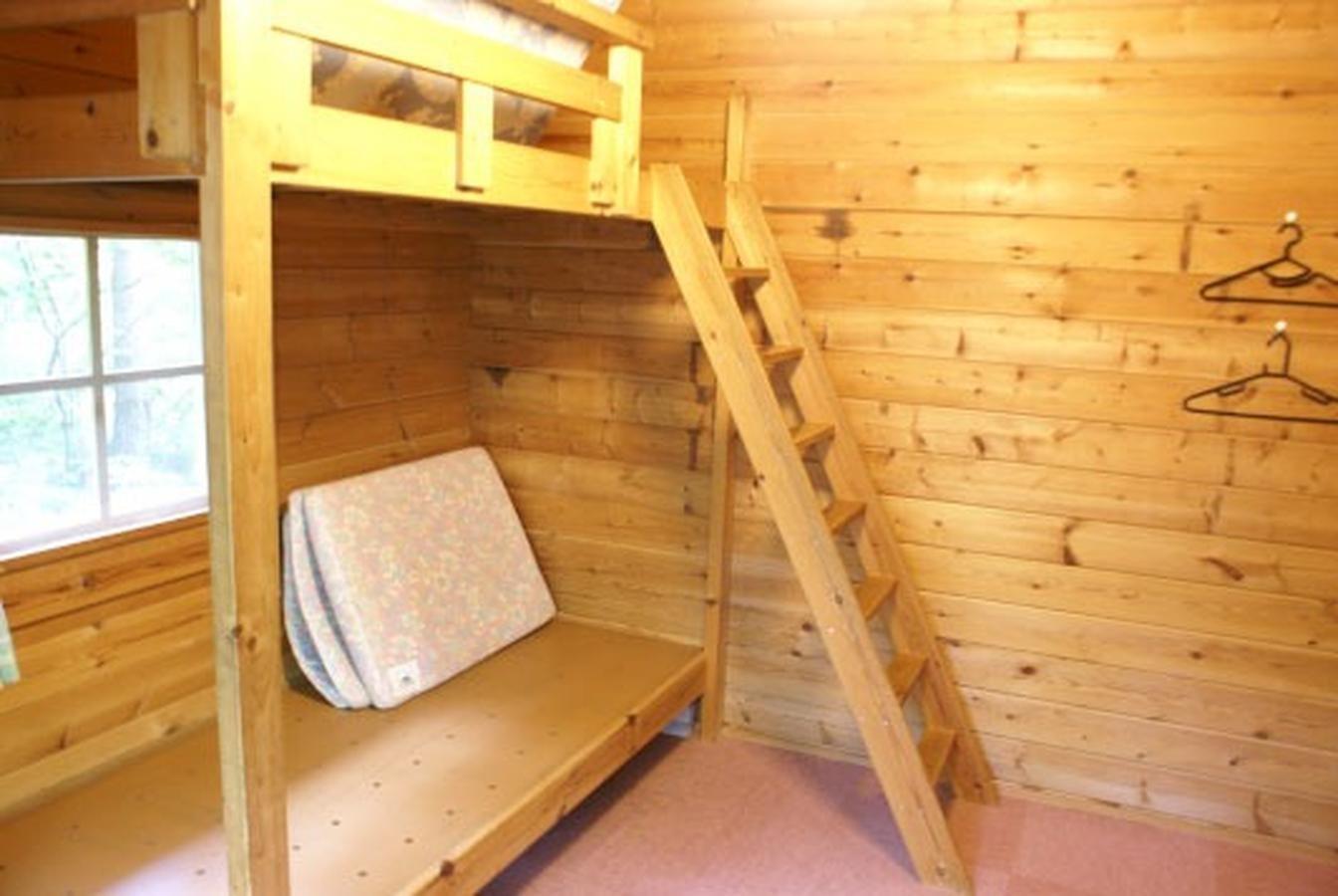 バンガロー室内