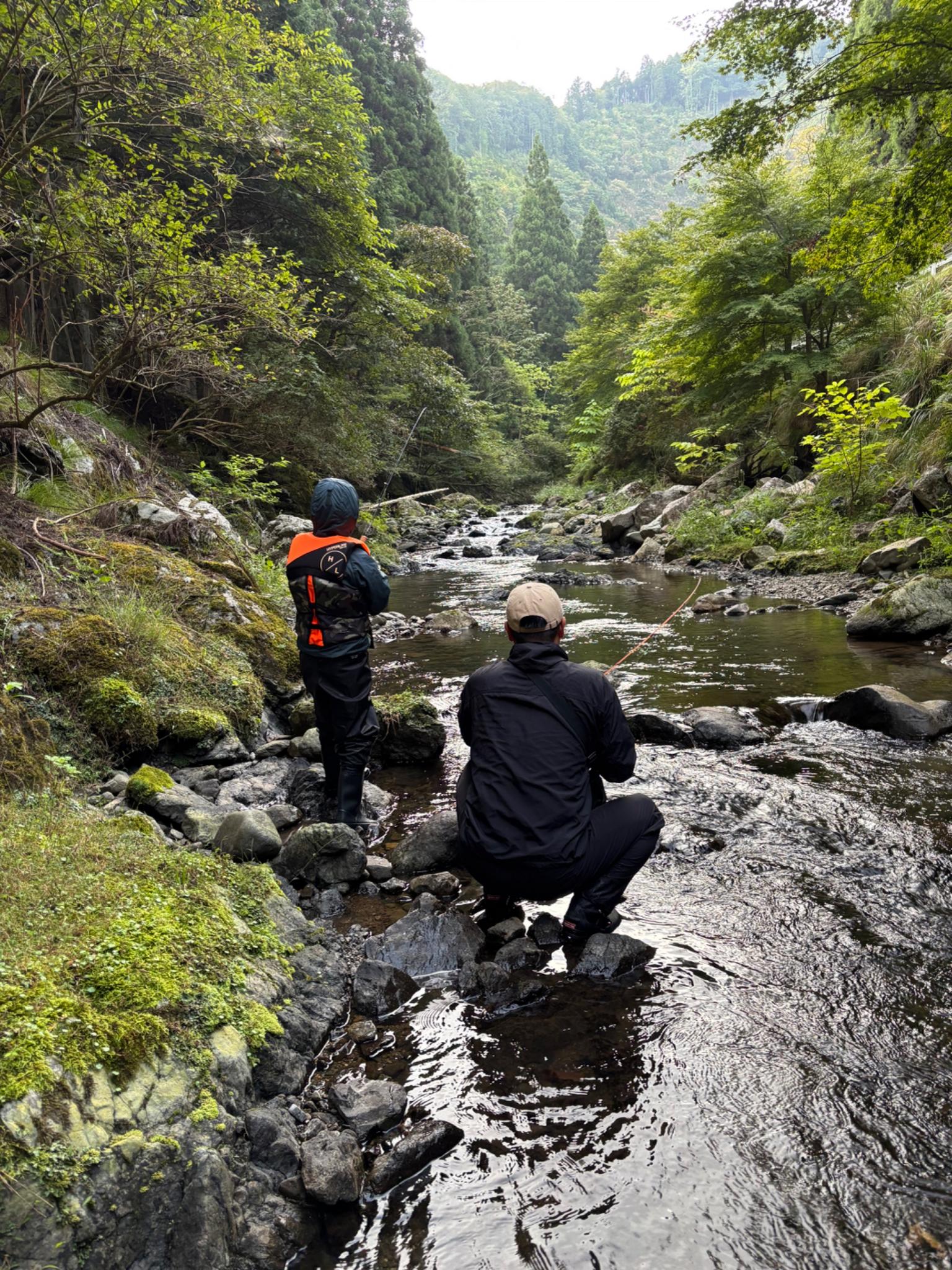 山間の渓流は徒歩ですぐに向かえます✨