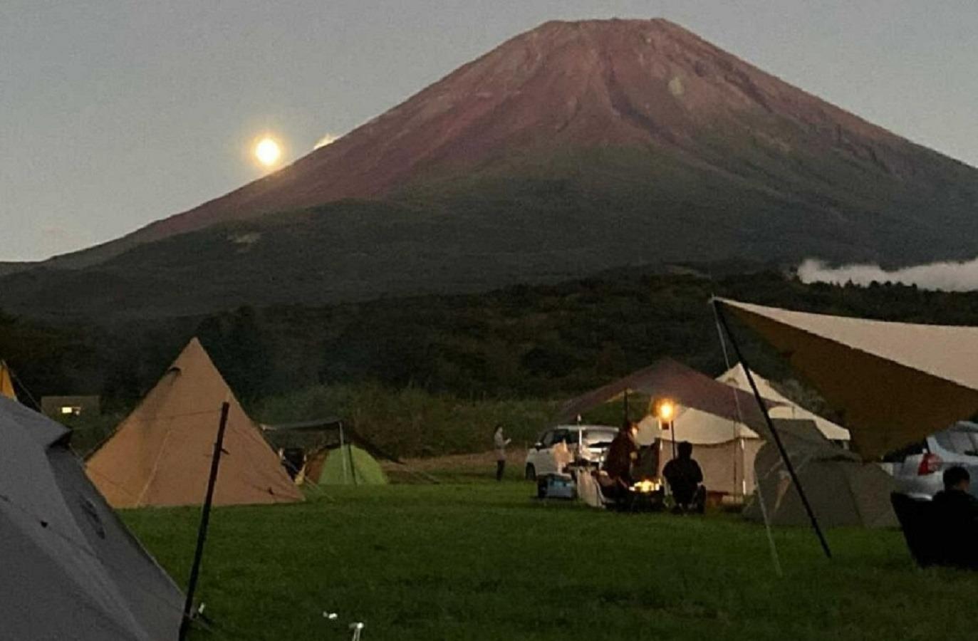 開拓地/丘のフリーサイトからの景色"夕日"