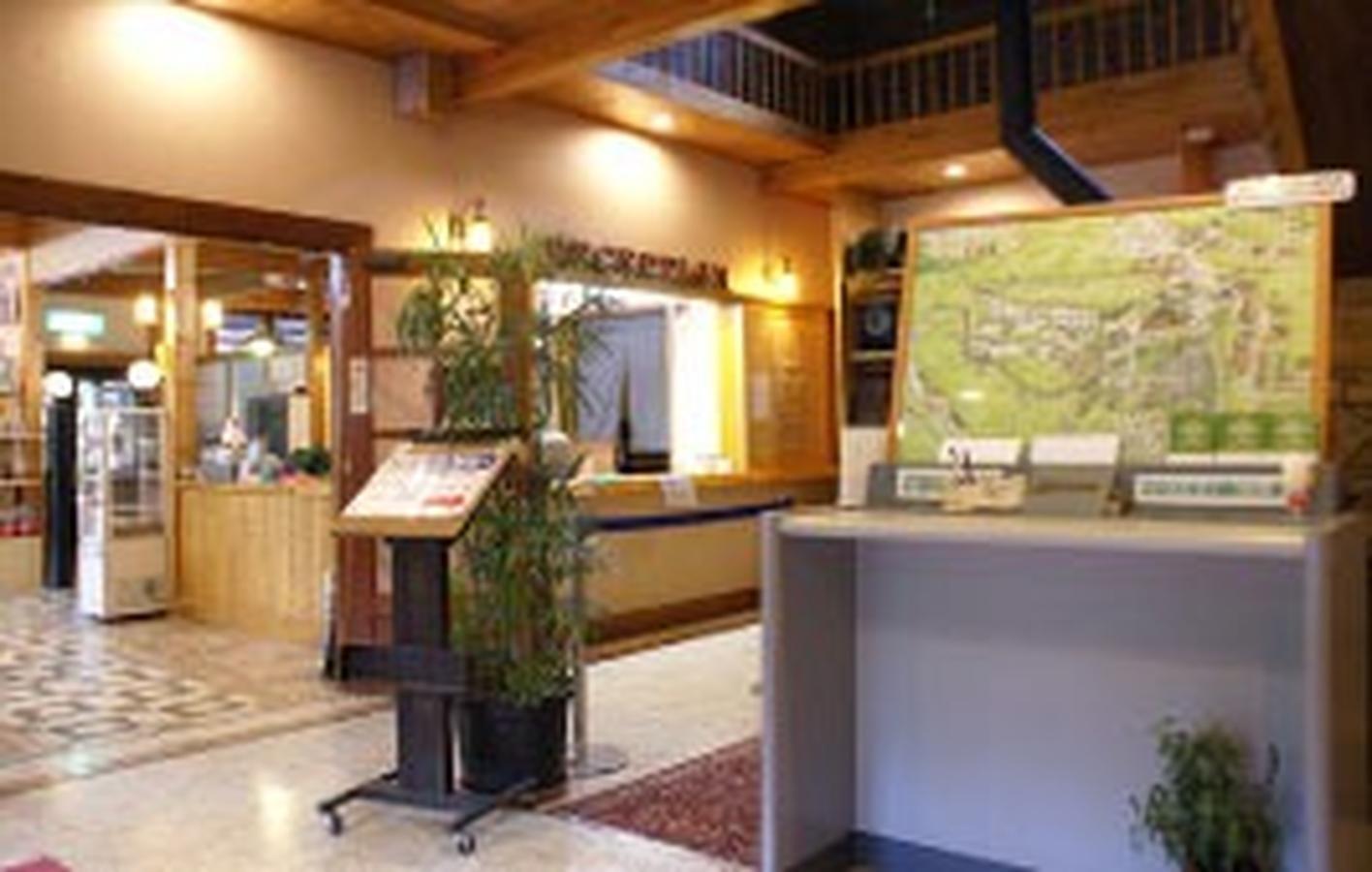 【受付】ようこそN.A.O.へ。チェックインはこちらで。