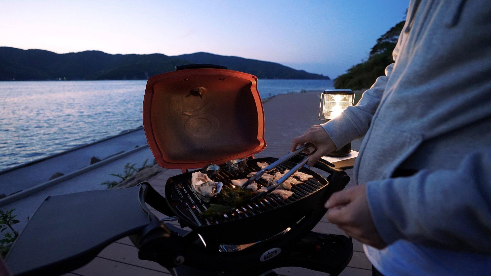 素材の旨みを引き立てる、特別なアウトドアダイニング。