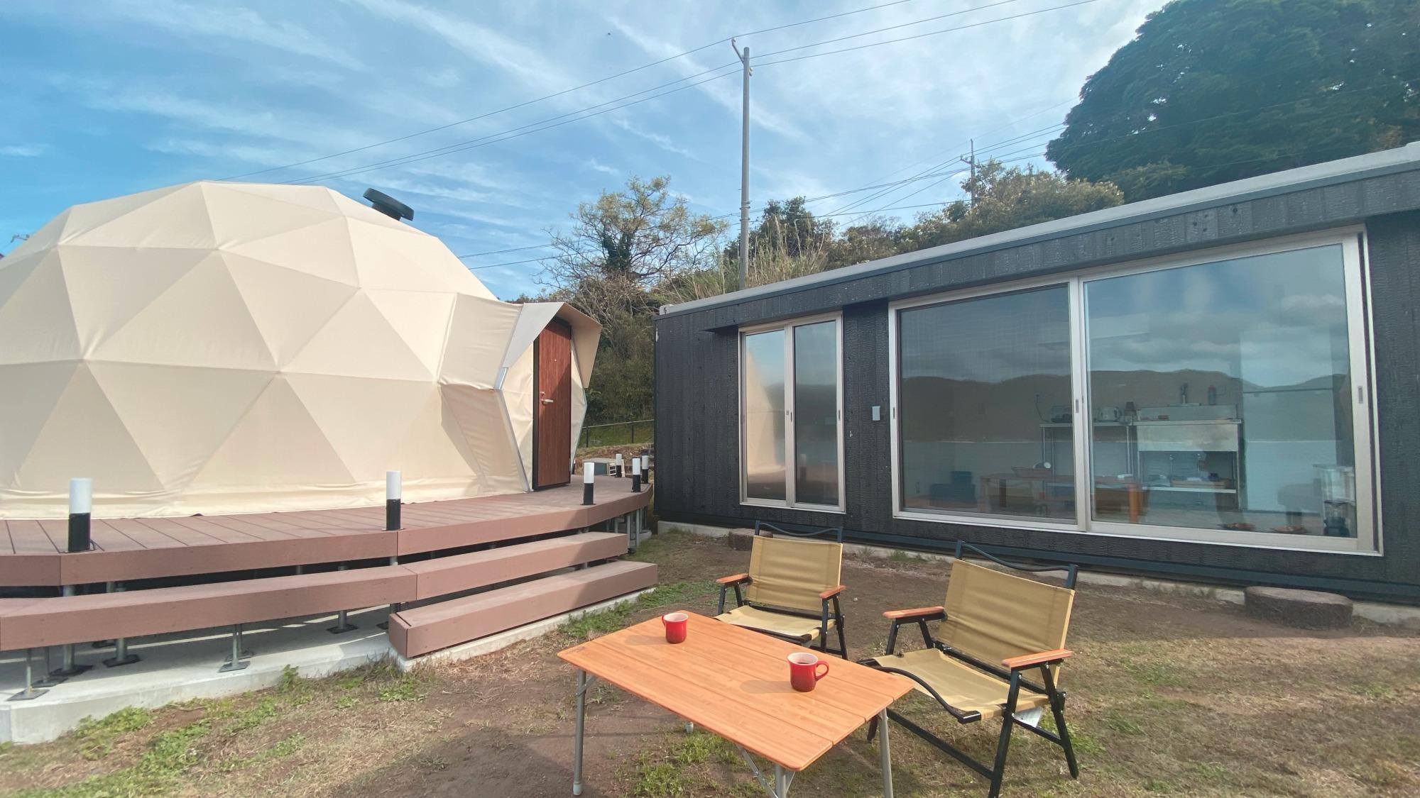 全室専用コンテナルーム付き。雨天時も安心のセカンドリビング。