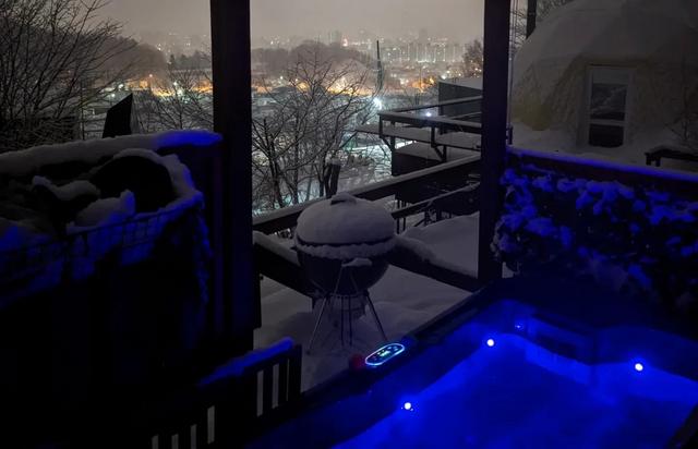 サウナ&ジャグジーから夜景が見えるSapporo Glamping VILLA CARTA