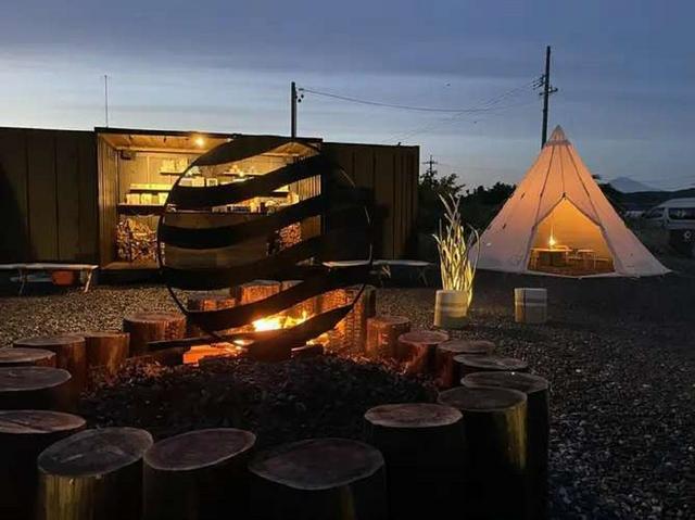 Whole Earth Communications｜楽天トラベルキャンプ