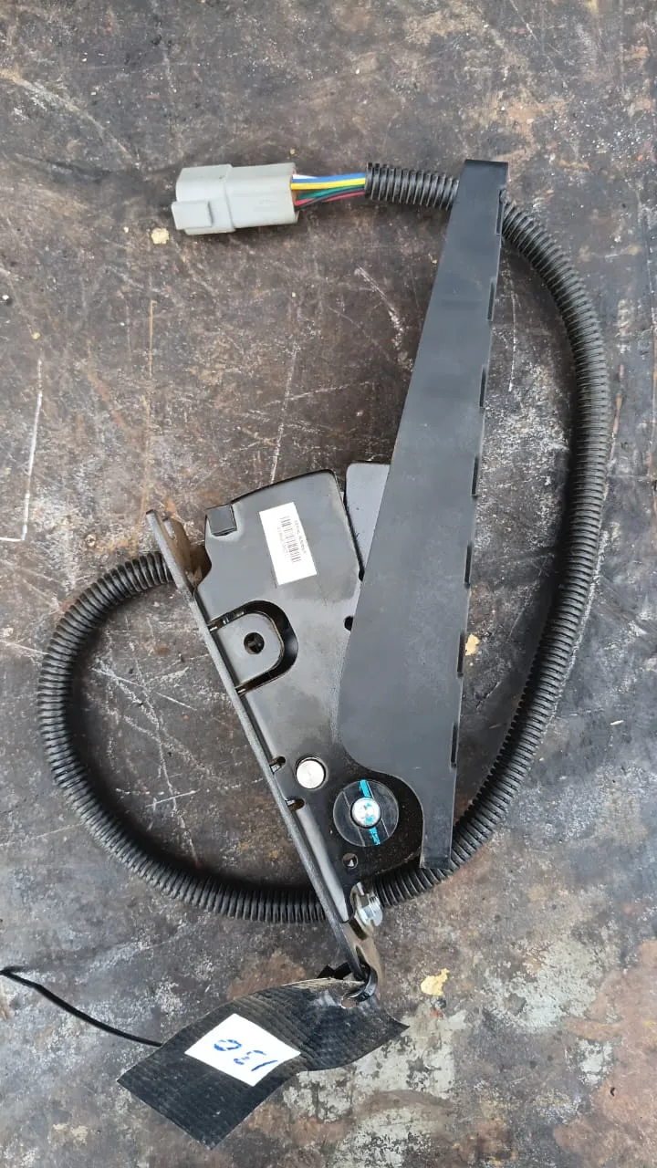 Accelerator pedal (In Stock) | OEM 17429183 | Volvo L150H | RAMM Parts