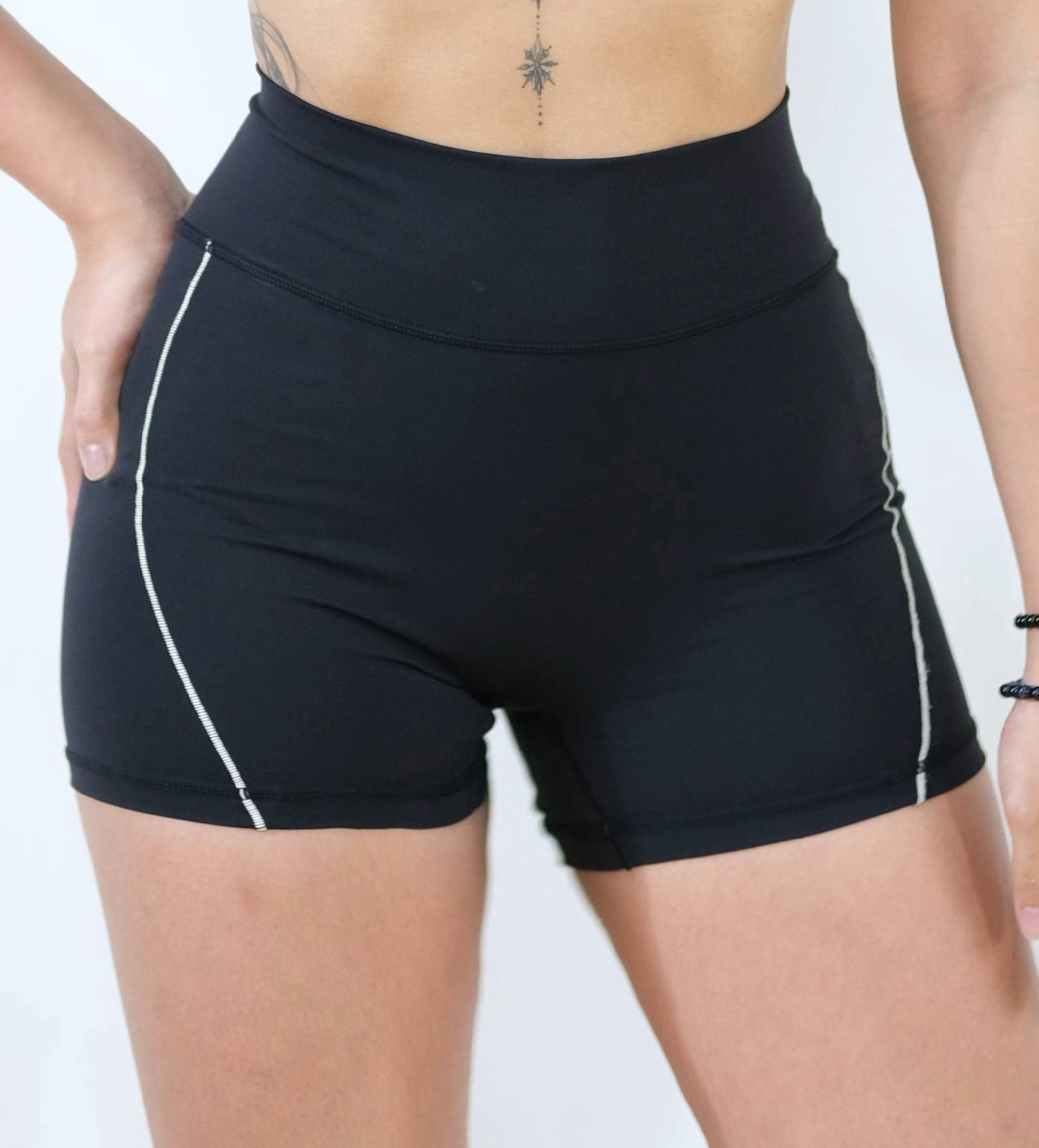 Contour | 側滾線 三分圓臀 Leggins