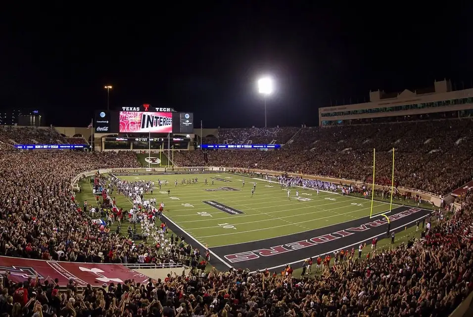 Jones AT&T Stadium - Image 1