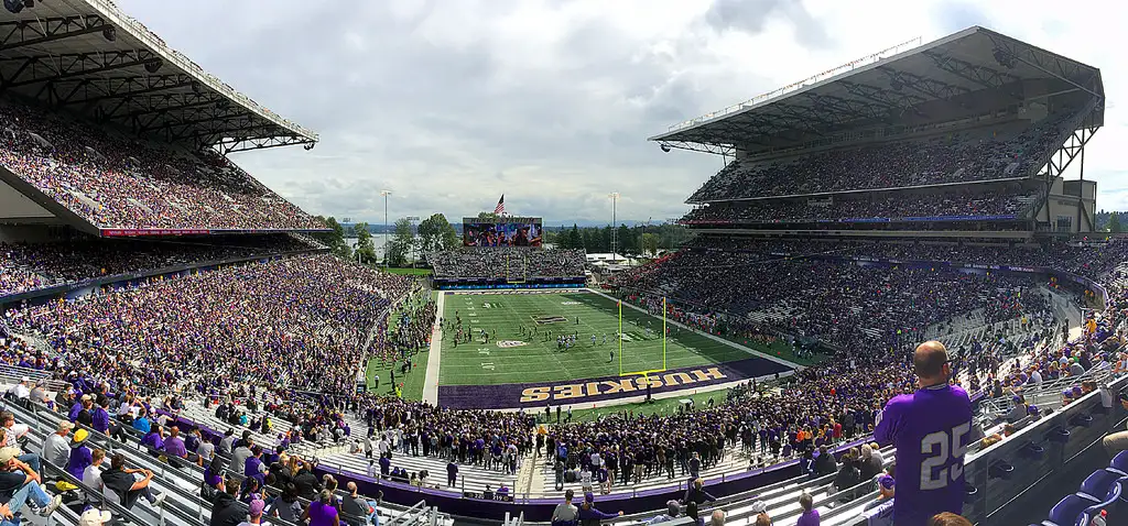 Husky Stadium - Image 1