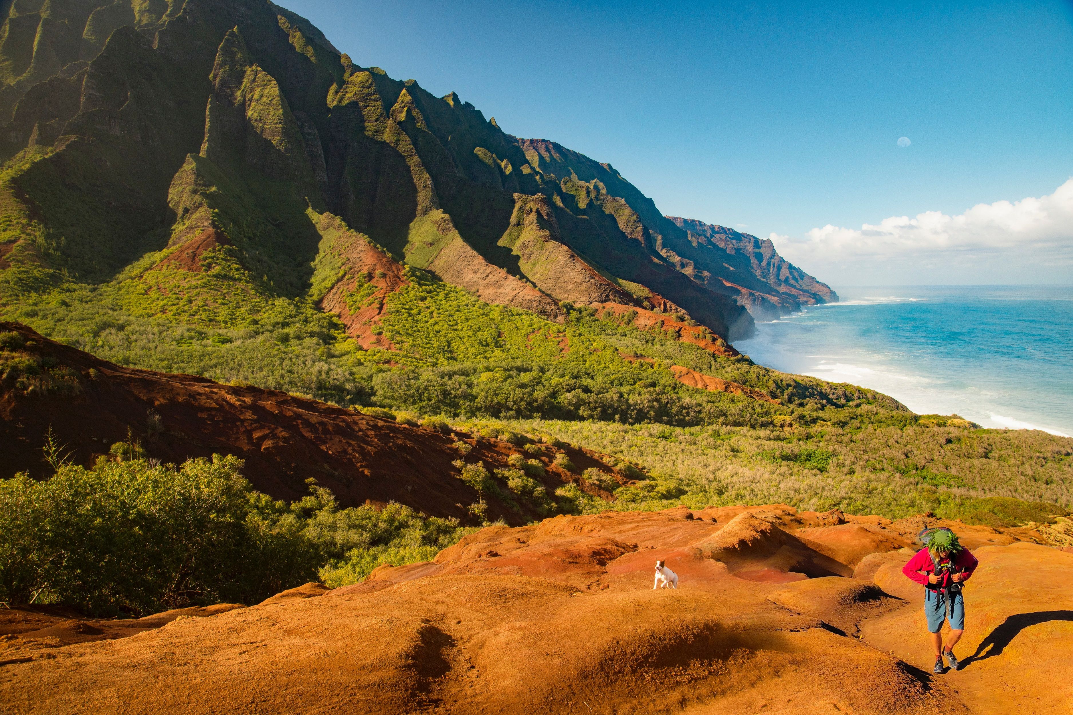 most legendary hiking trails in the world - Kalalau Route - RatePunk